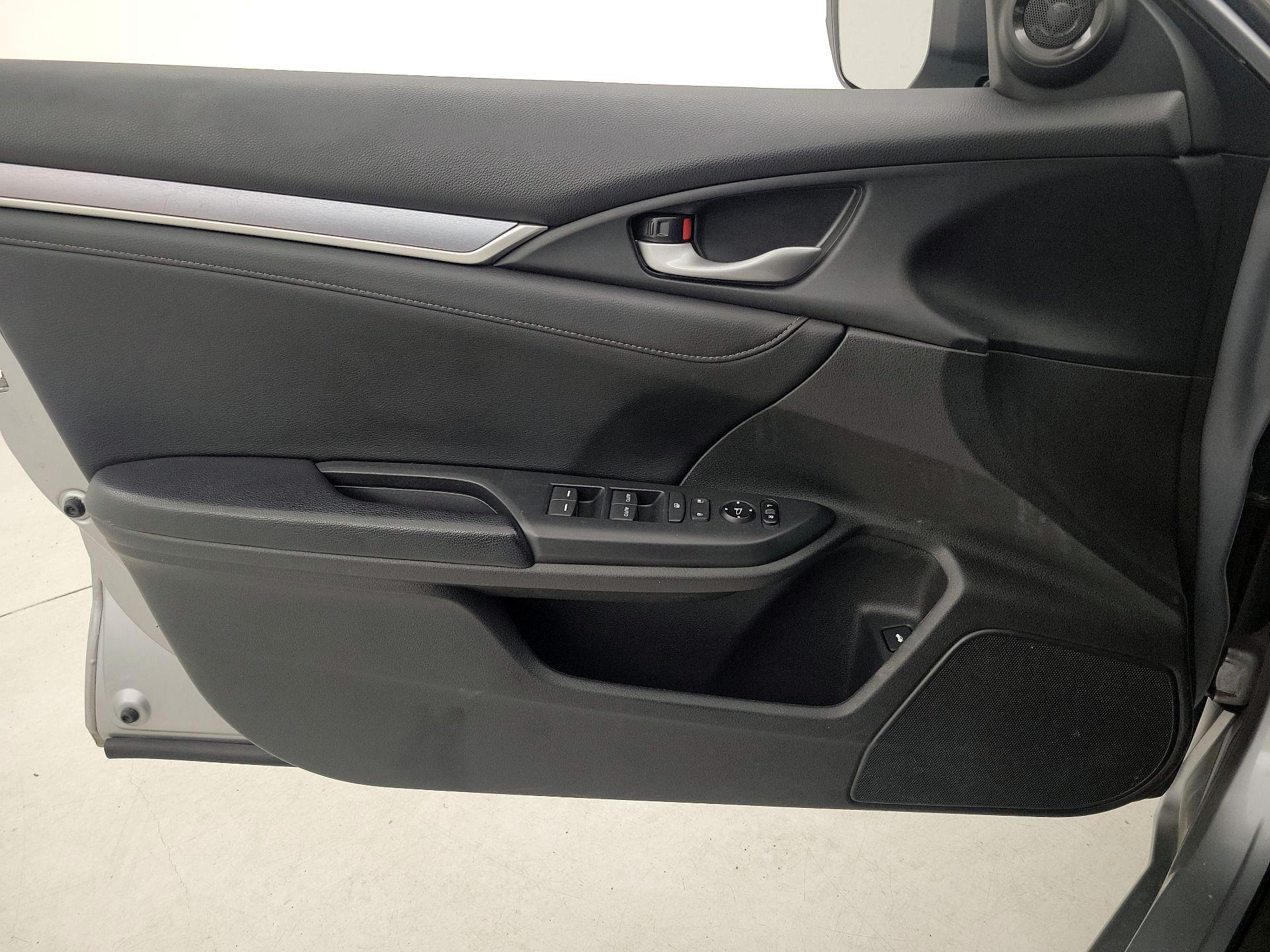 Thumbnail: 2017 Honda Civic - 12