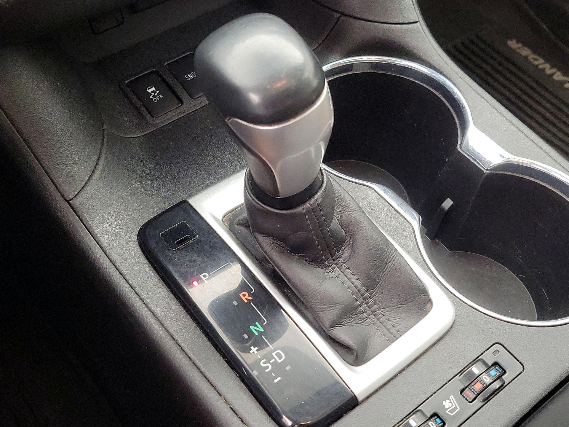 Thumbnail: 2017 Toyota Highlander - 18