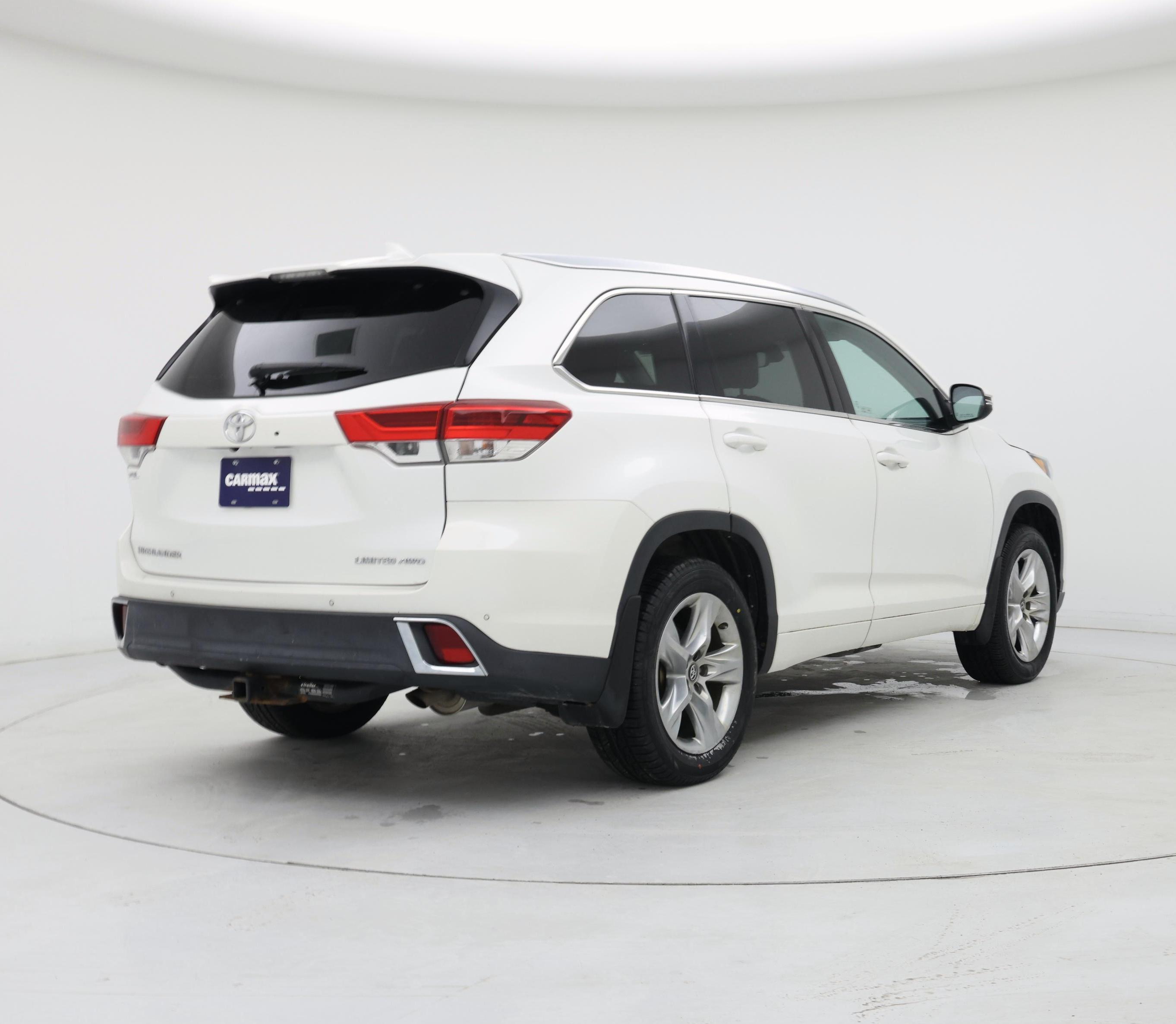 Thumbnail: 2017 Toyota Highlander - 8