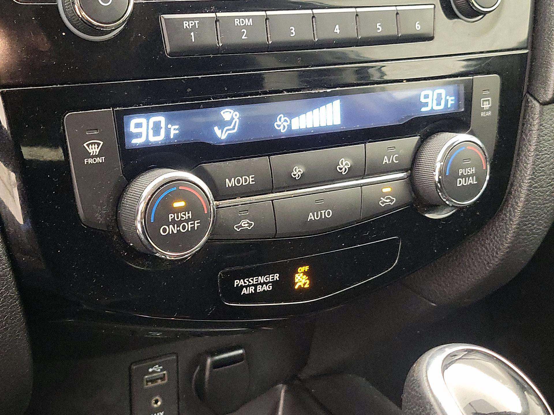 Thumbnail: 2017 Nissan Rogue - 16