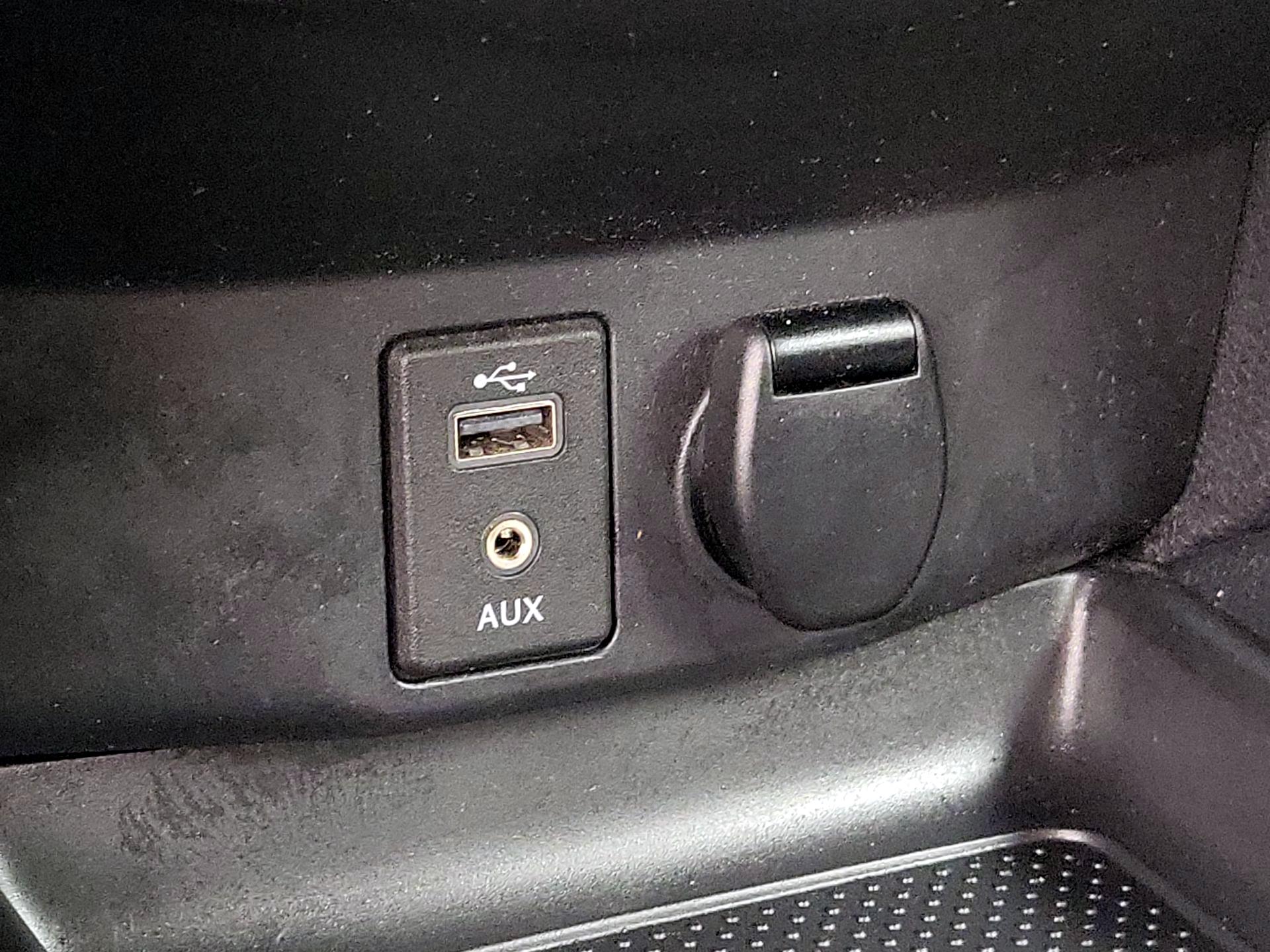 Thumbnail: 2017 Nissan Rogue - 18