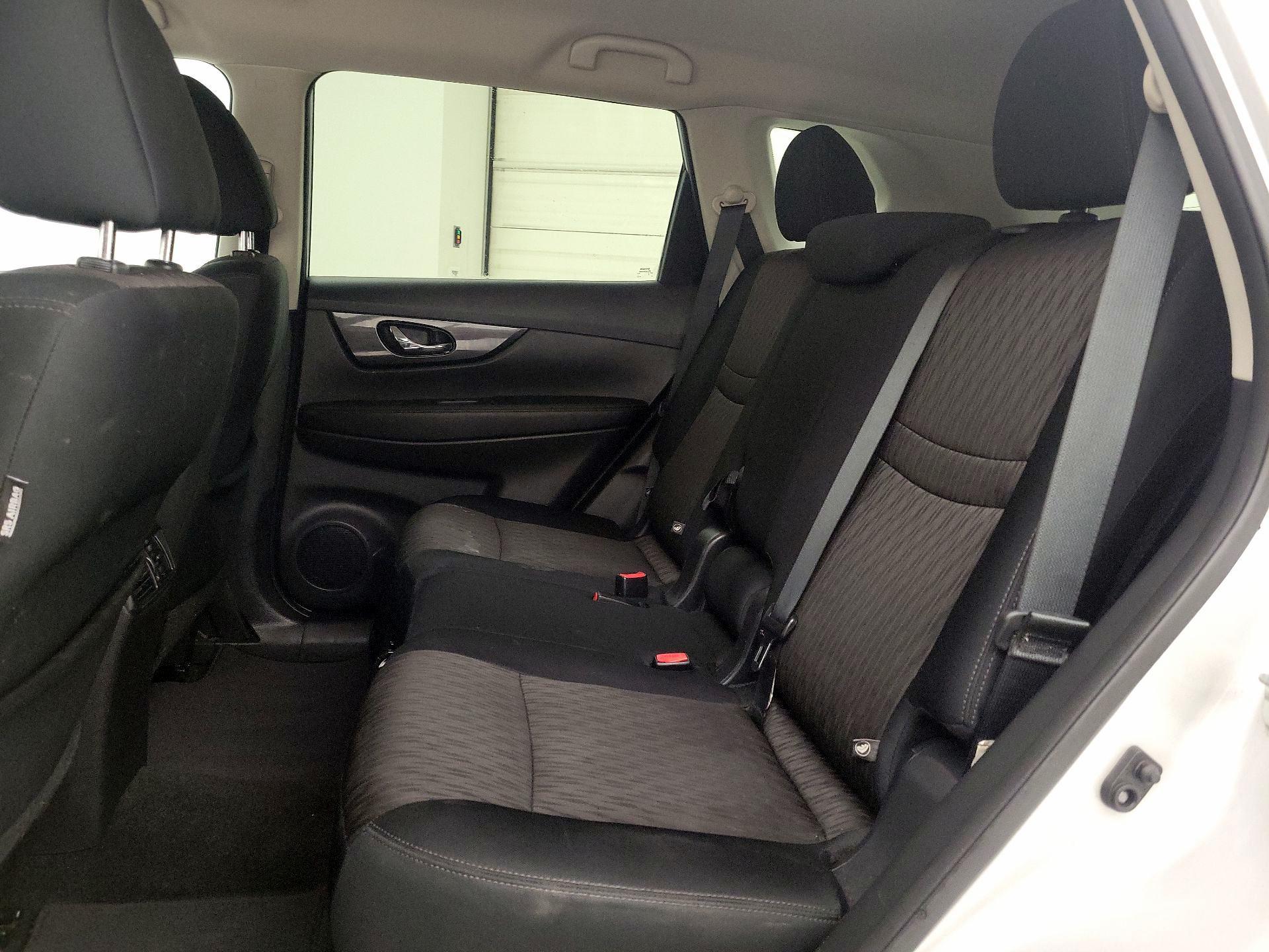 Thumbnail: 2017 Nissan Rogue - 19