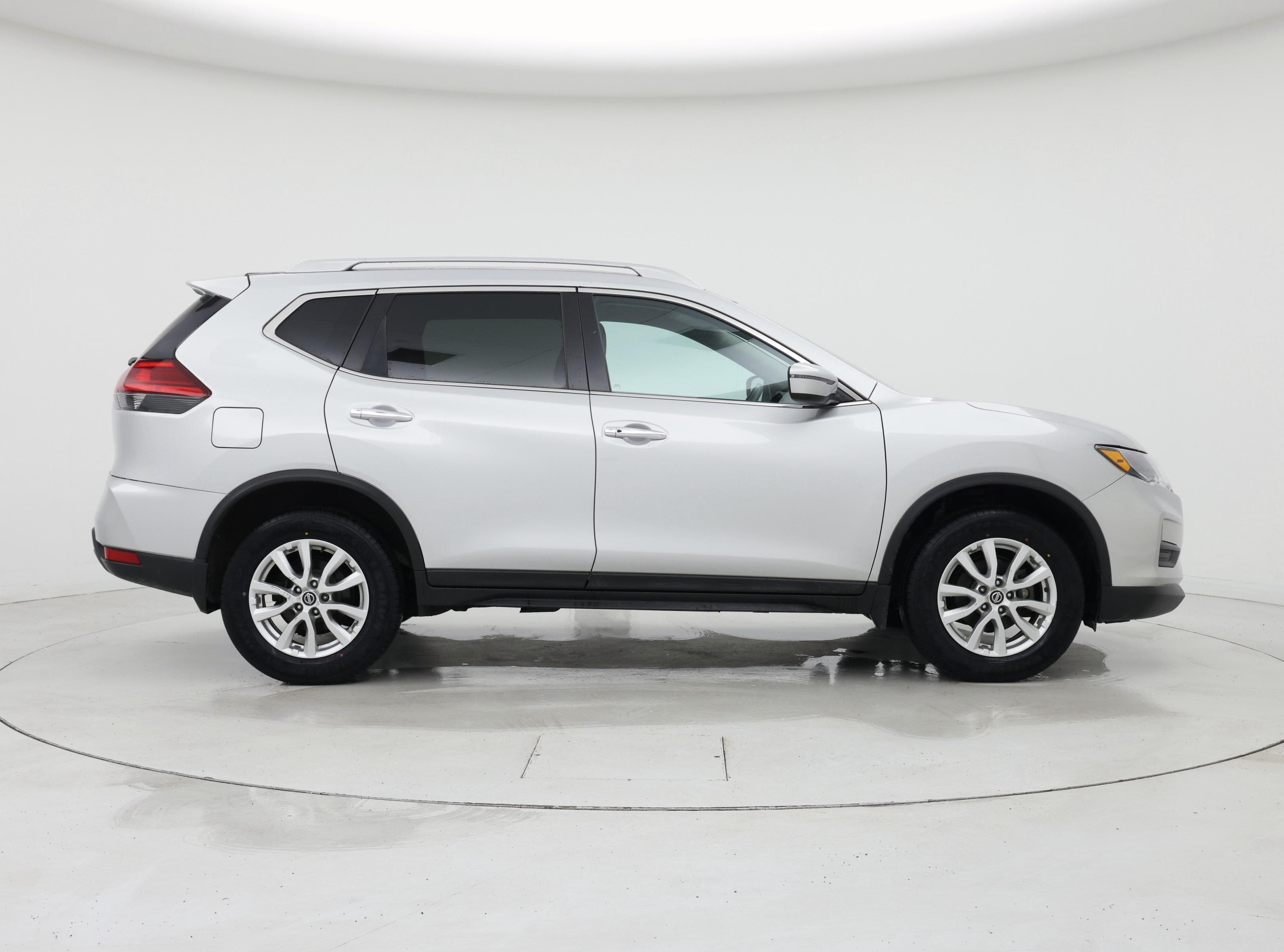 Thumbnail: 2017 Nissan Rogue - 7