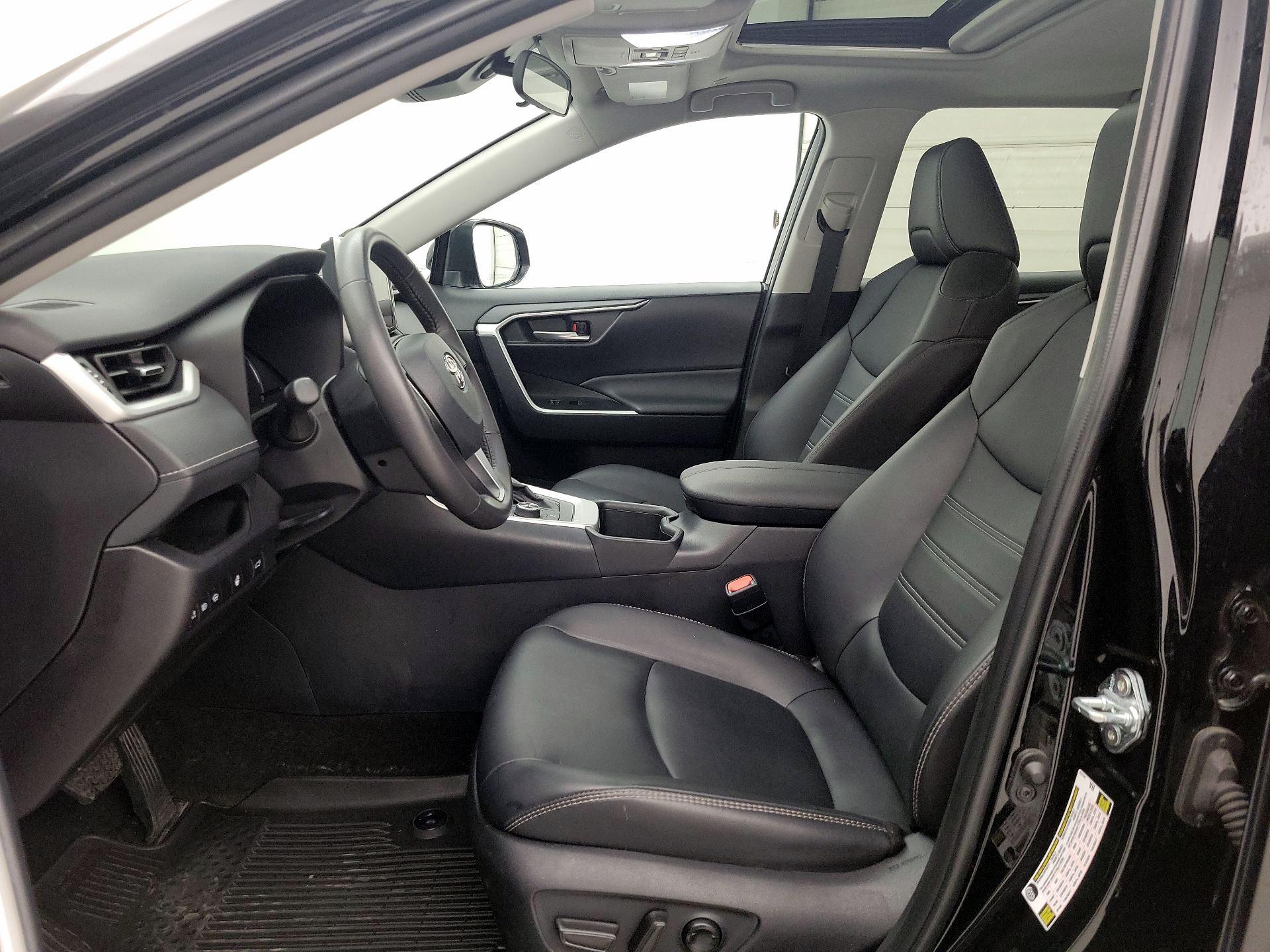 Thumbnail: 2025 Toyota RAV4 - 11