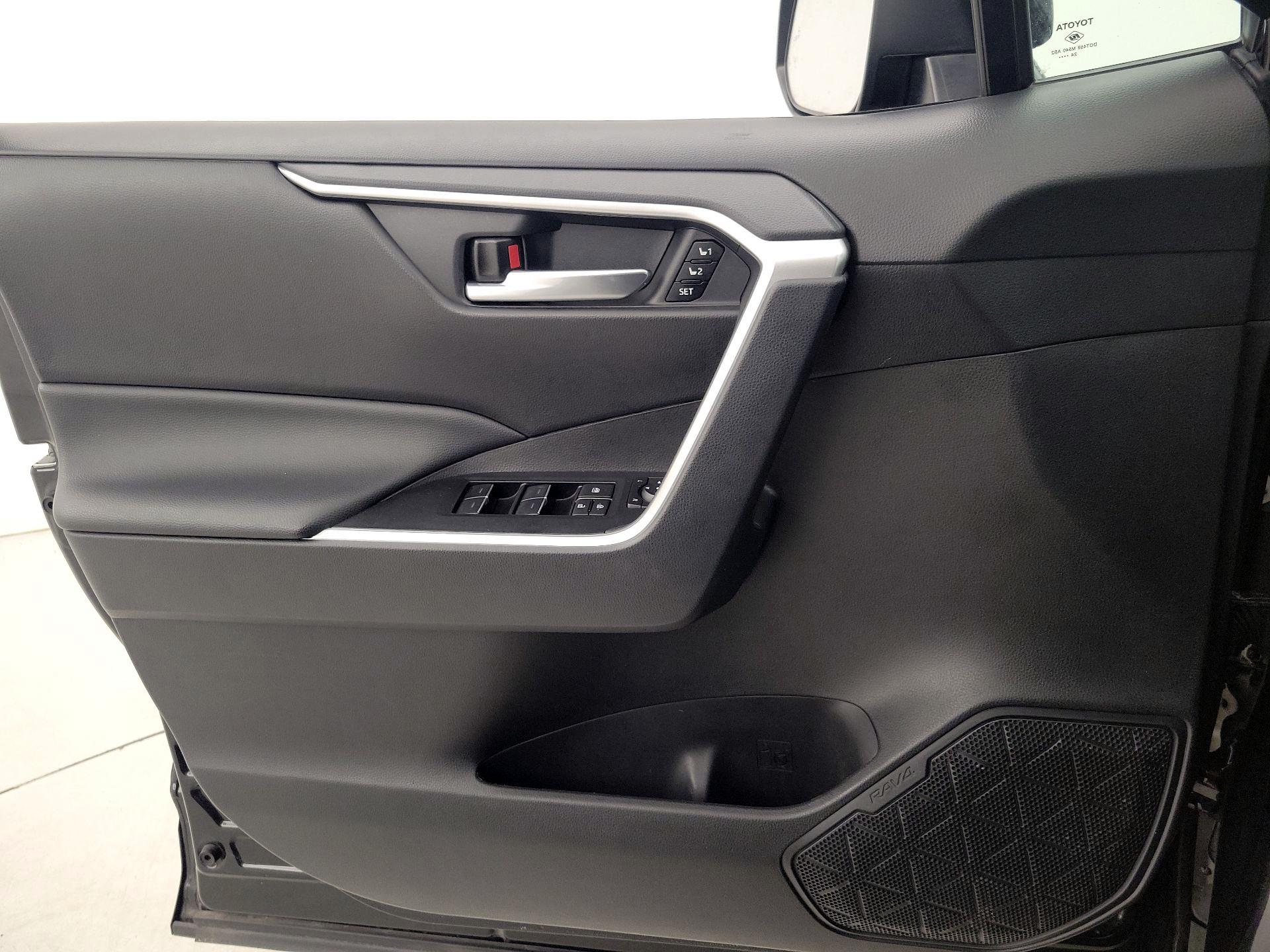 Thumbnail: 2025 Toyota RAV4 - 12