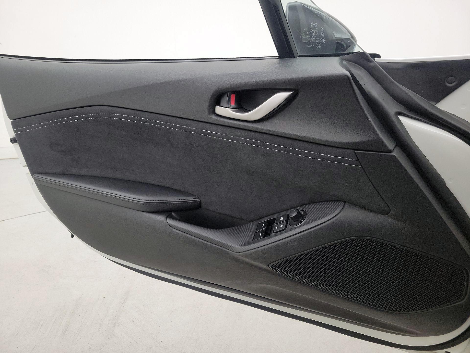 Thumbnail: 2021 Mazda MX-5 Miata - 12