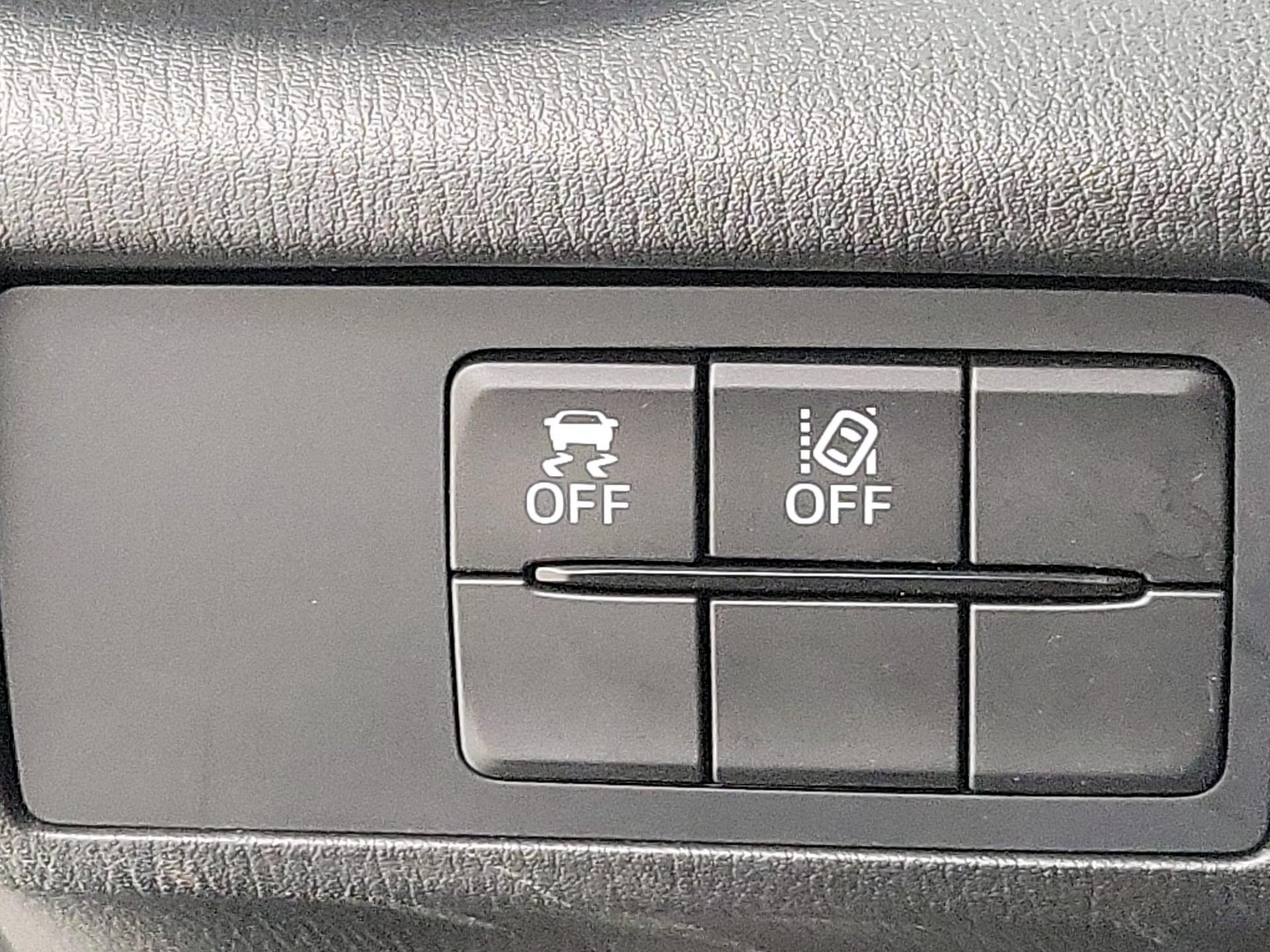 Thumbnail: 2021 Mazda MX-5 Miata - 13