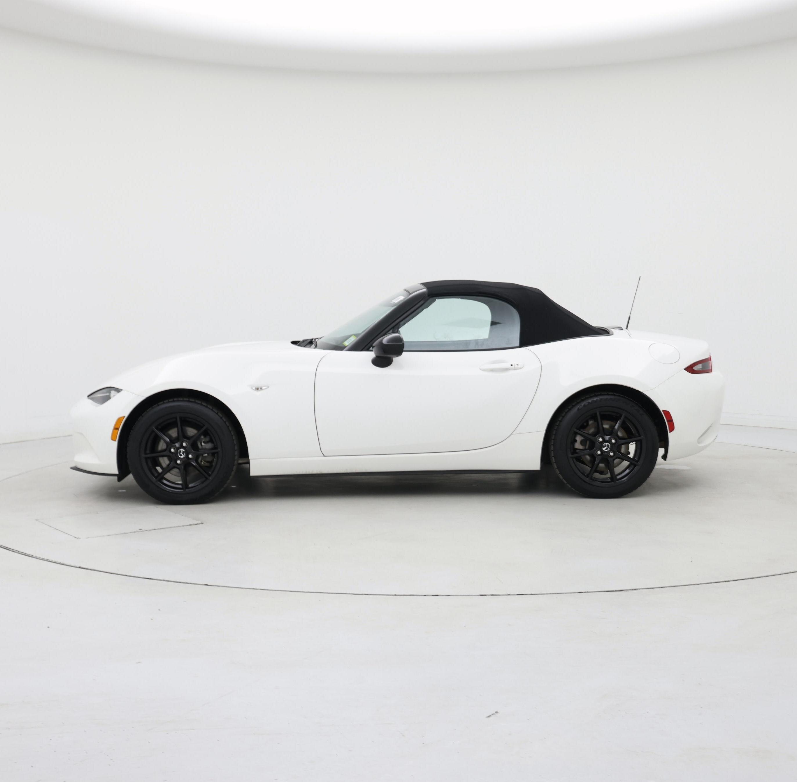 Thumbnail: 2021 Mazda MX-5 Miata - 3