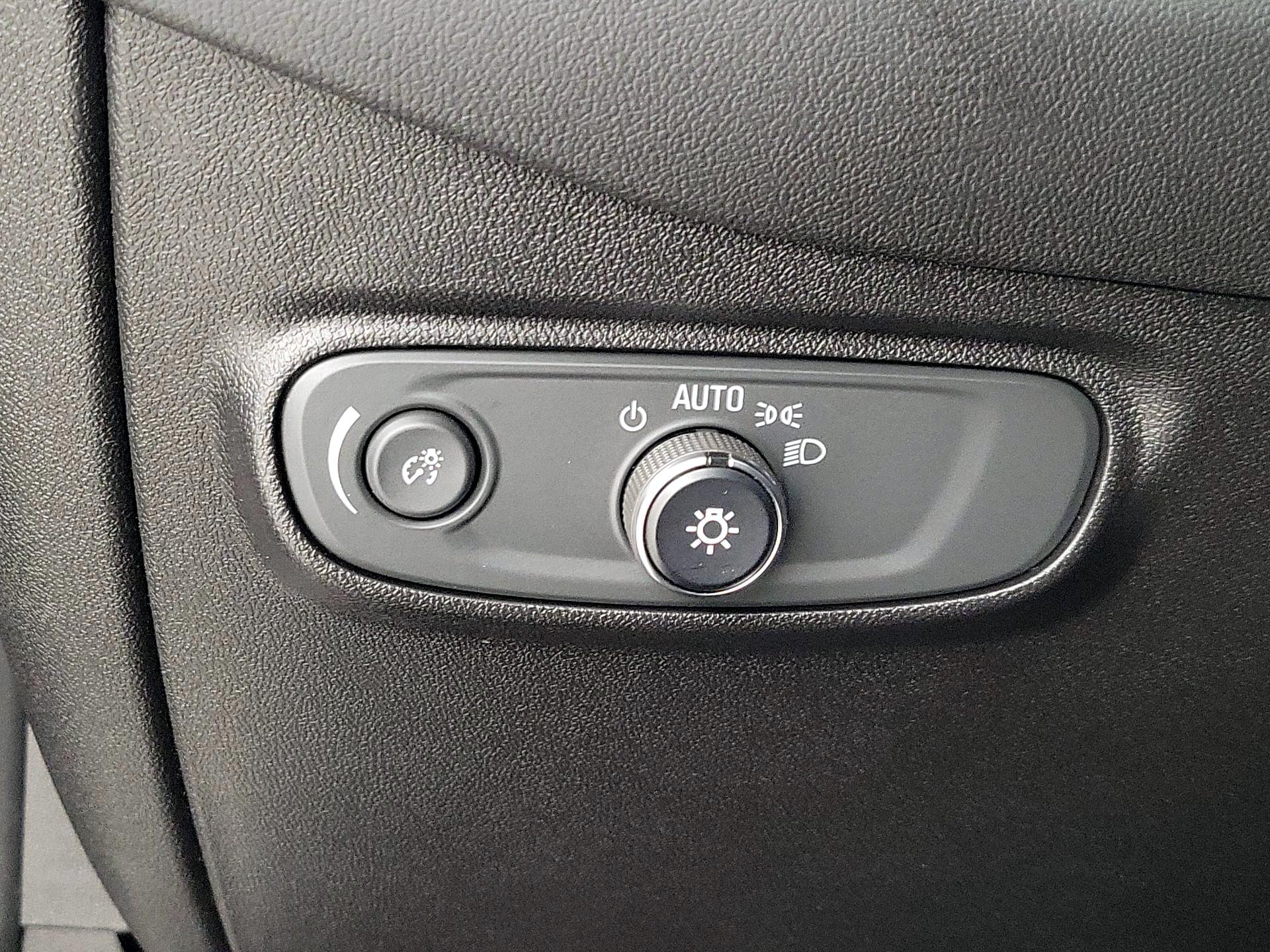 Thumbnail: 2018 Chevrolet Equinox - 13