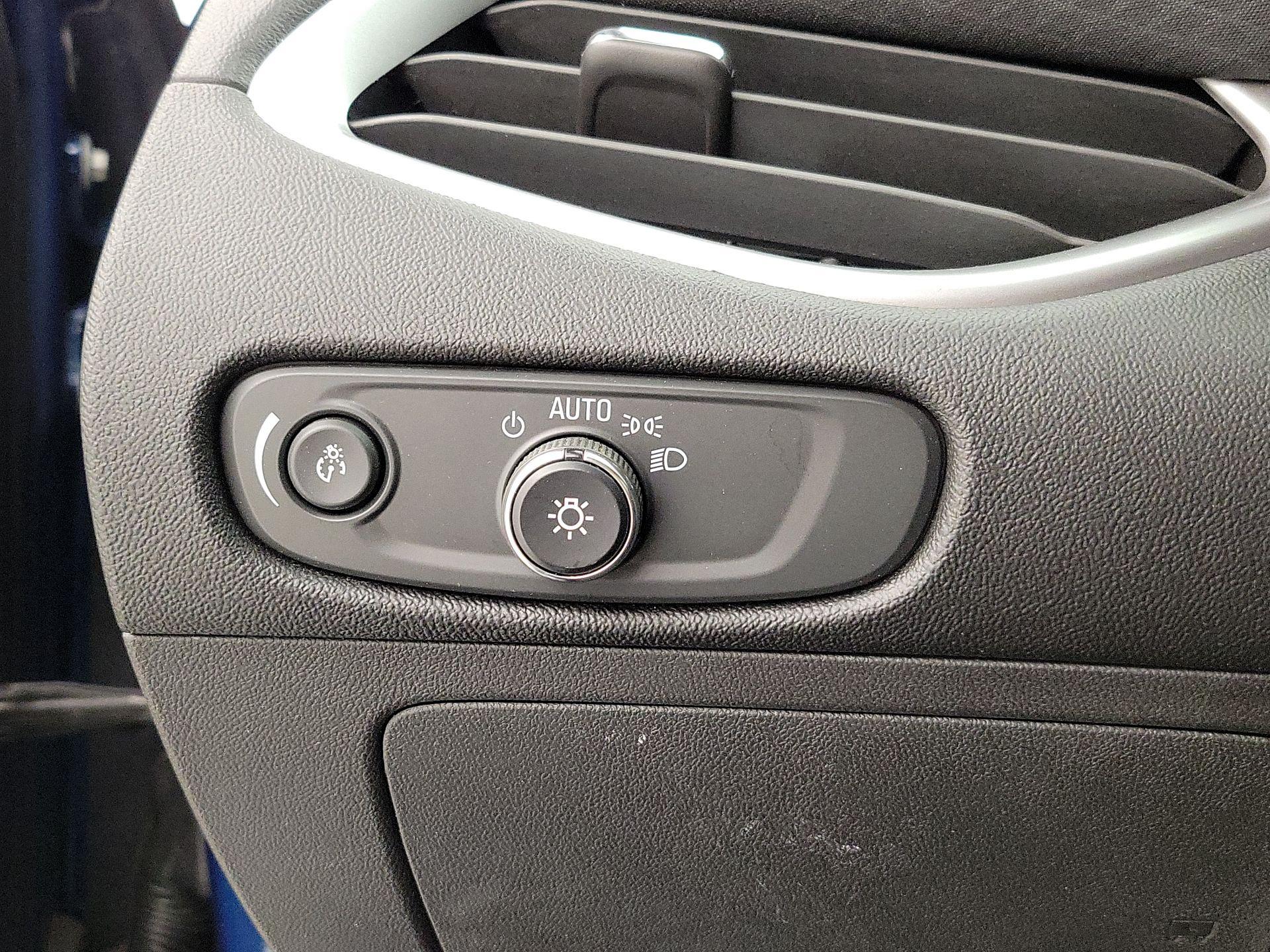 Thumbnail: 2019 Chevrolet Malibu - 13