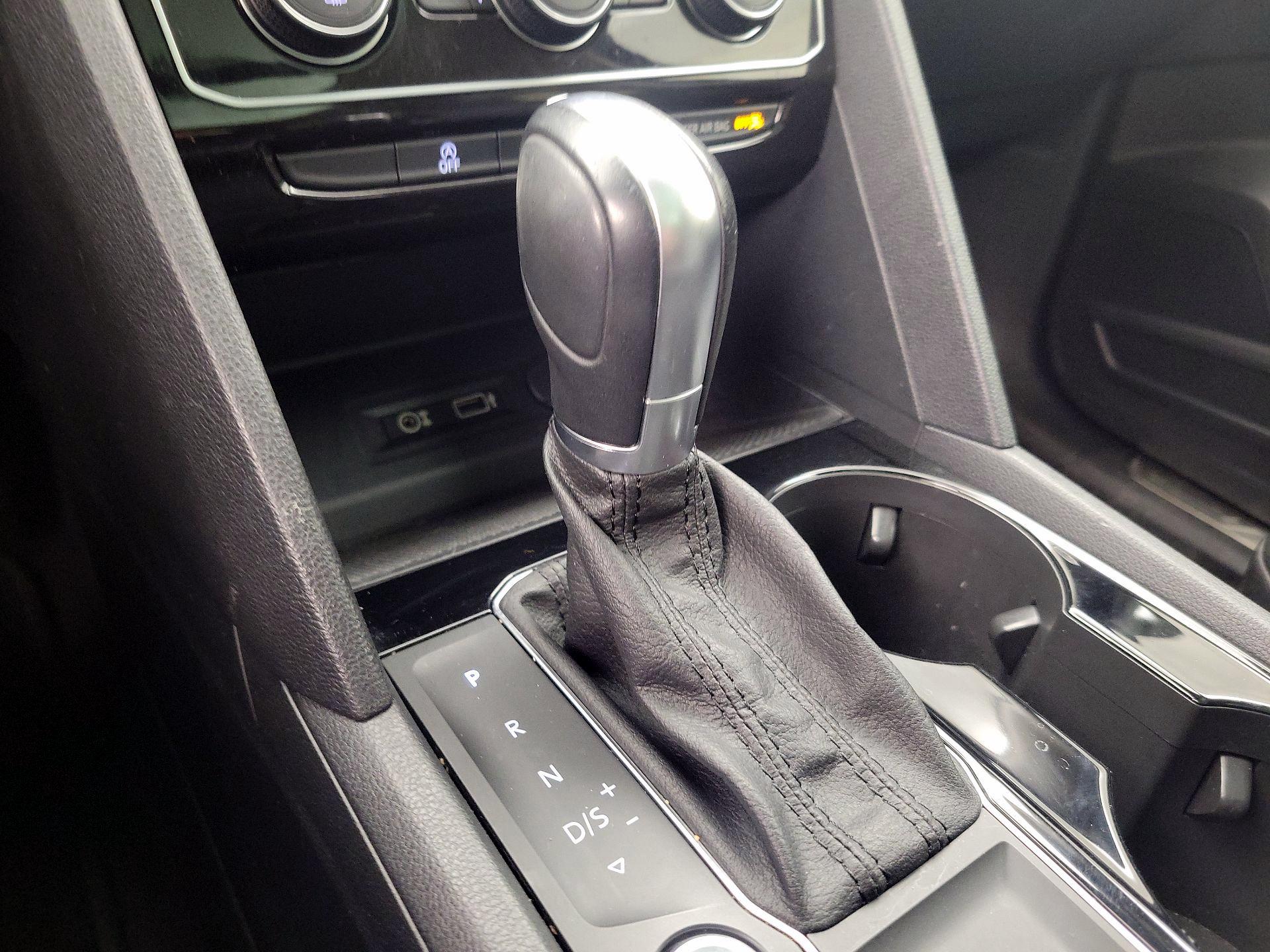 Thumbnail: 2018 Volkswagen Atlas - 17