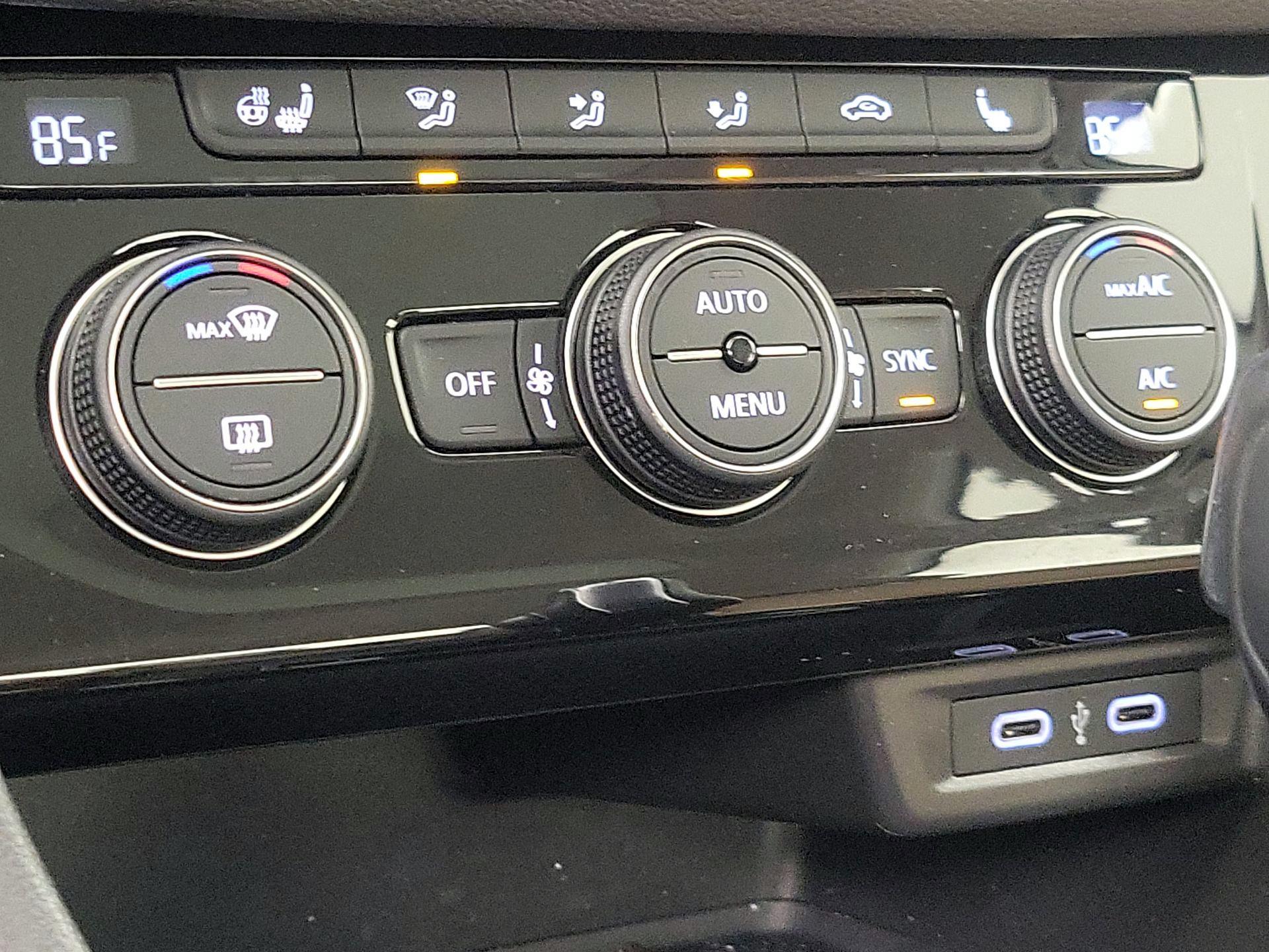 Thumbnail: 2021 Volkswagen Jetta - 16