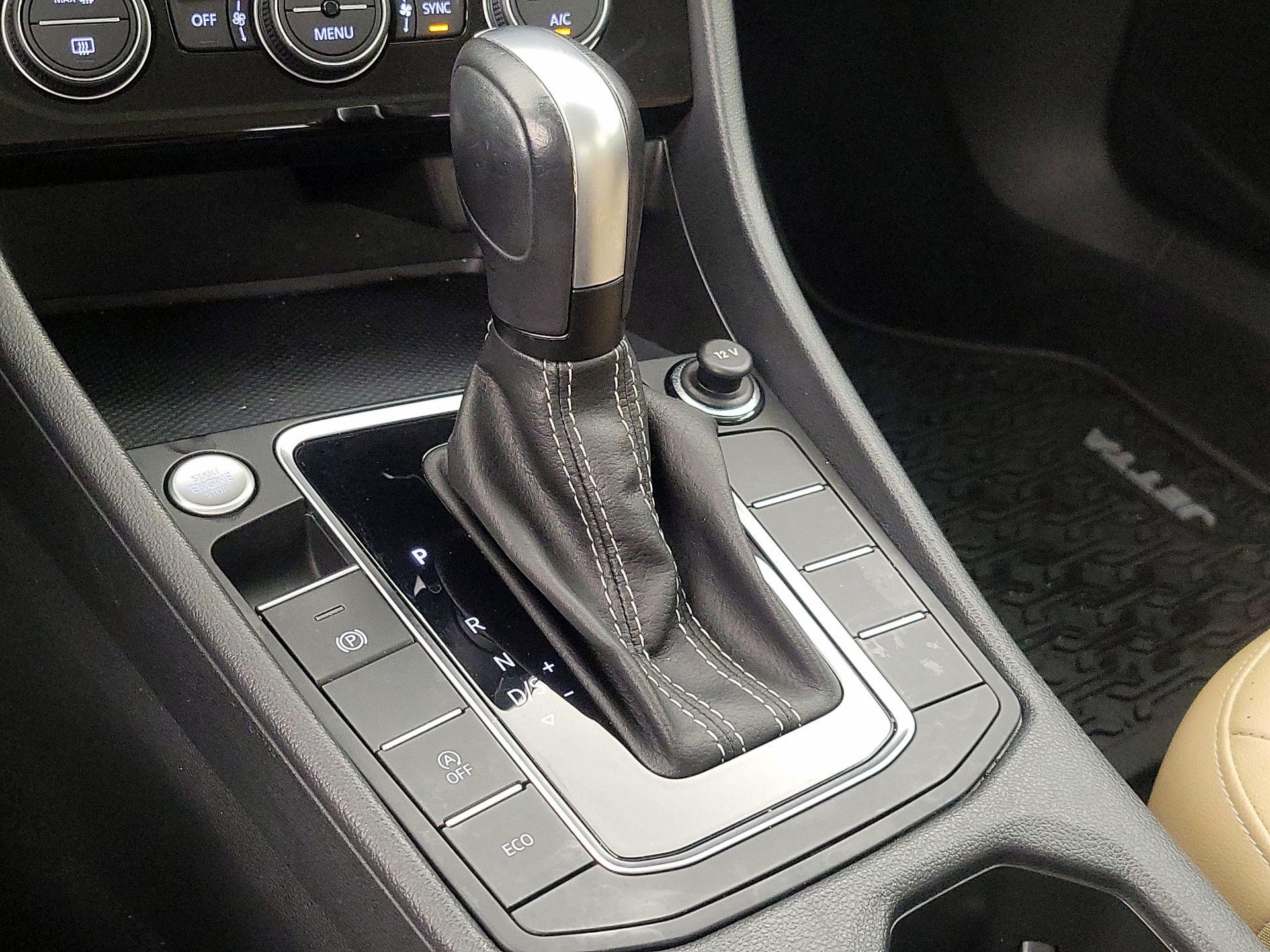 Thumbnail: 2021 Volkswagen Jetta - 17