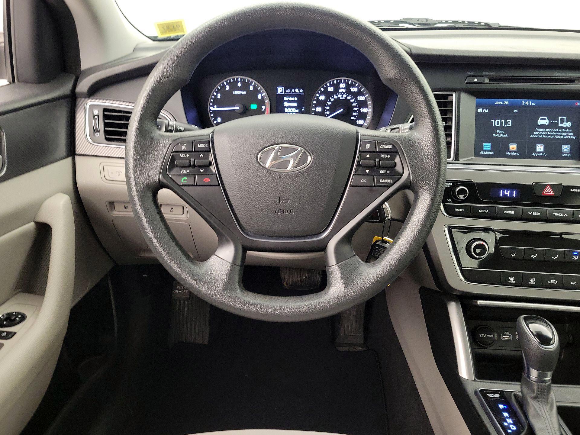 Thumbnail: 2016 Hyundai Sonata - 10