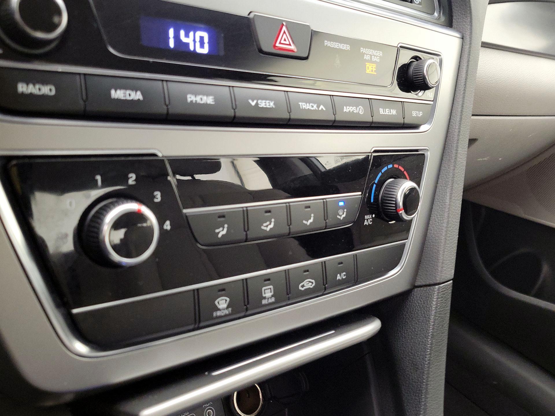 Thumbnail: 2016 Hyundai Sonata - 16