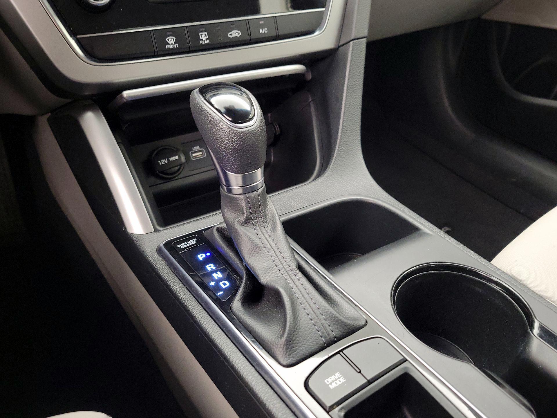 Thumbnail: 2016 Hyundai Sonata - 17