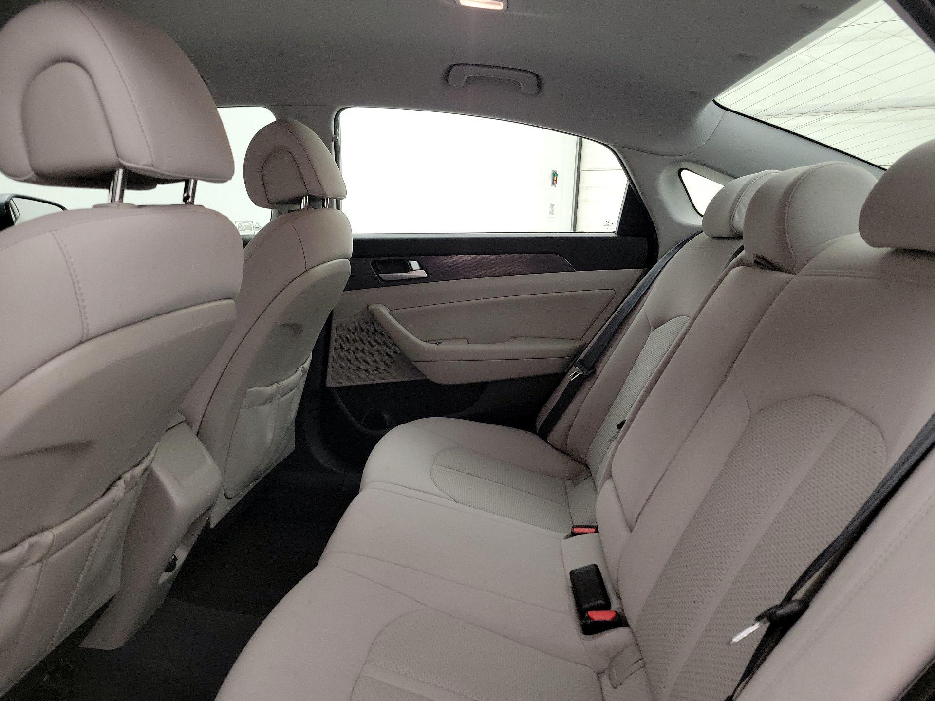 Thumbnail: 2016 Hyundai Sonata - 19