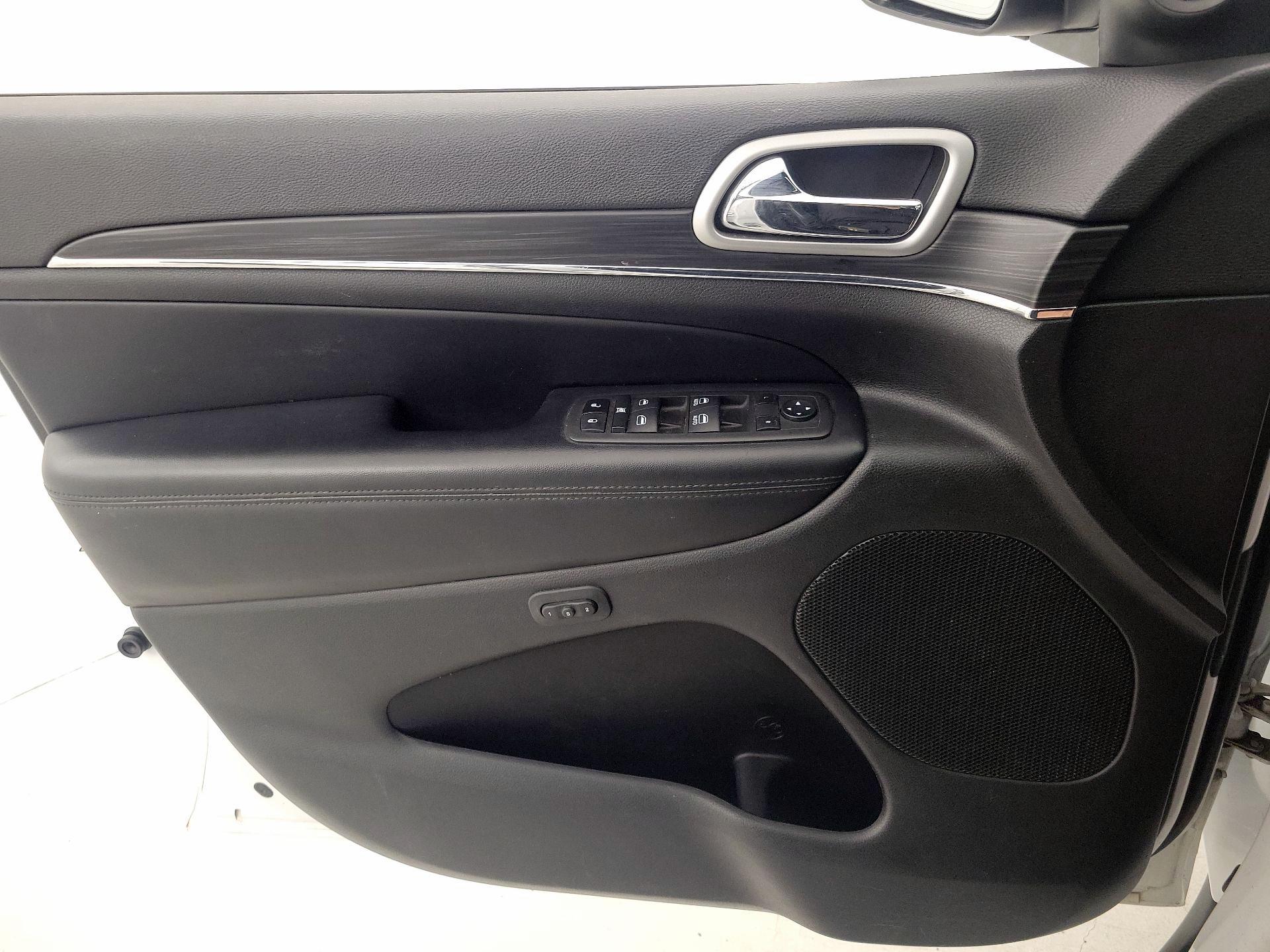 Thumbnail: 2022 Jeep Grand Cherokee - 12