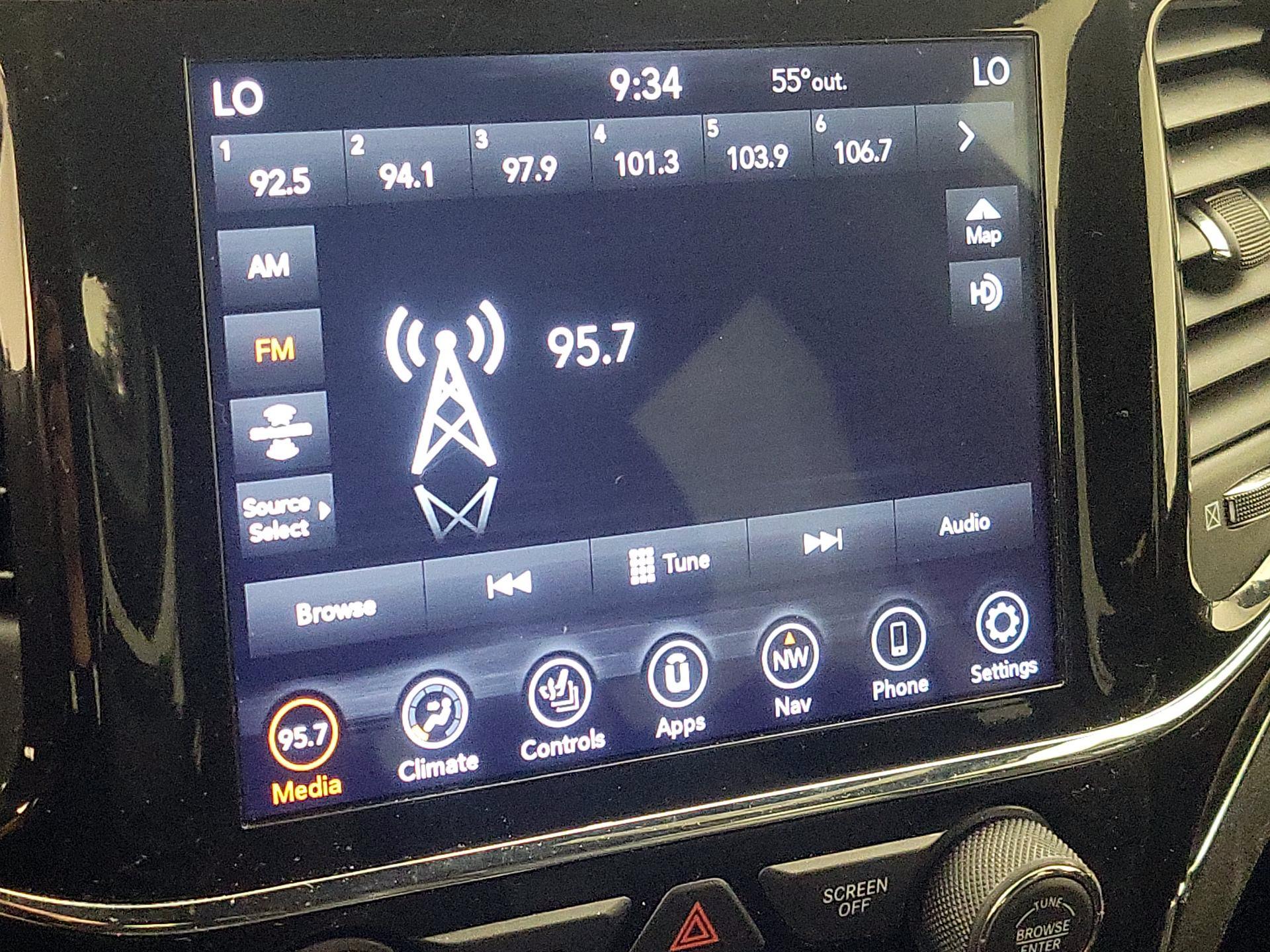 Thumbnail: 2022 Jeep Grand Cherokee - 16