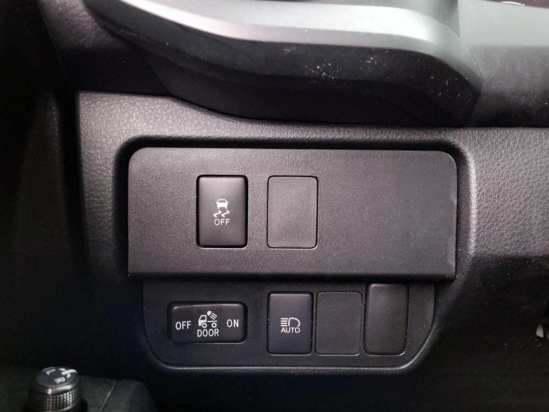 Thumbnail: 2022 Toyota Tacoma - 13