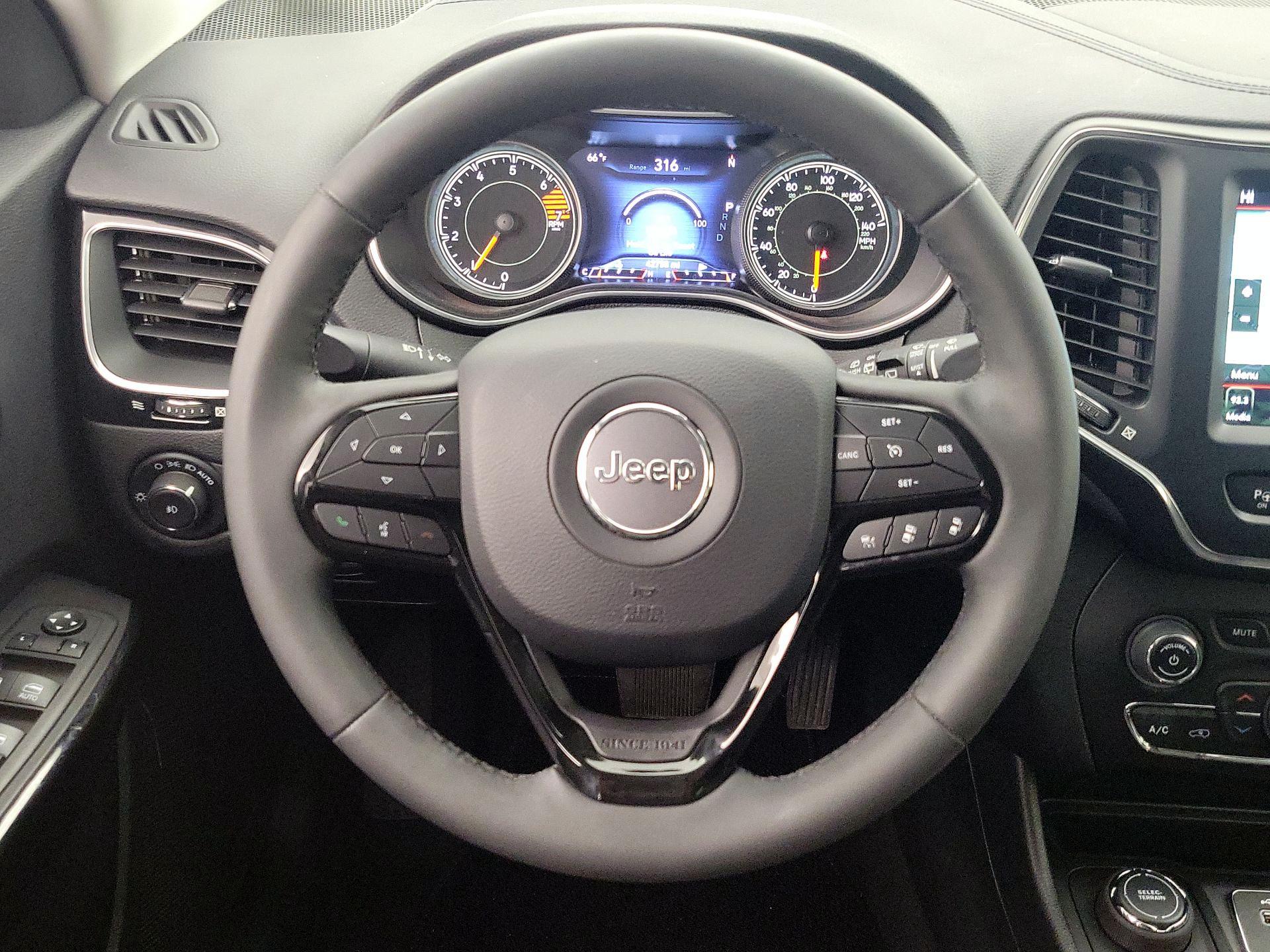 Thumbnail: 2023 Jeep Cherokee - 10