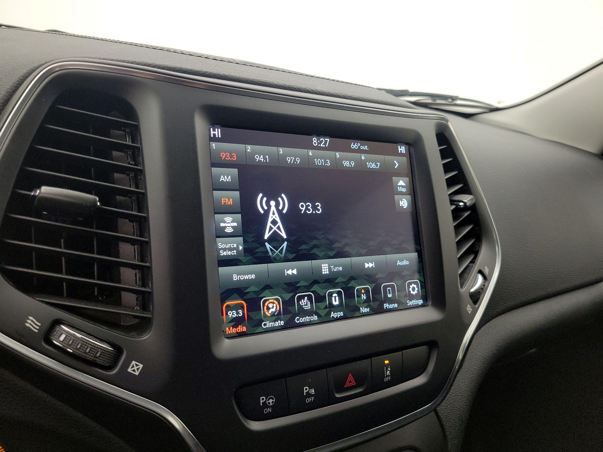 Thumbnail: 2023 Jeep Cherokee - 16