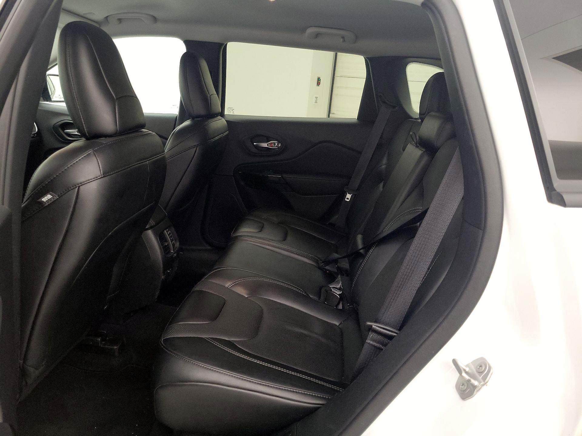 Thumbnail: 2023 Jeep Cherokee - 20