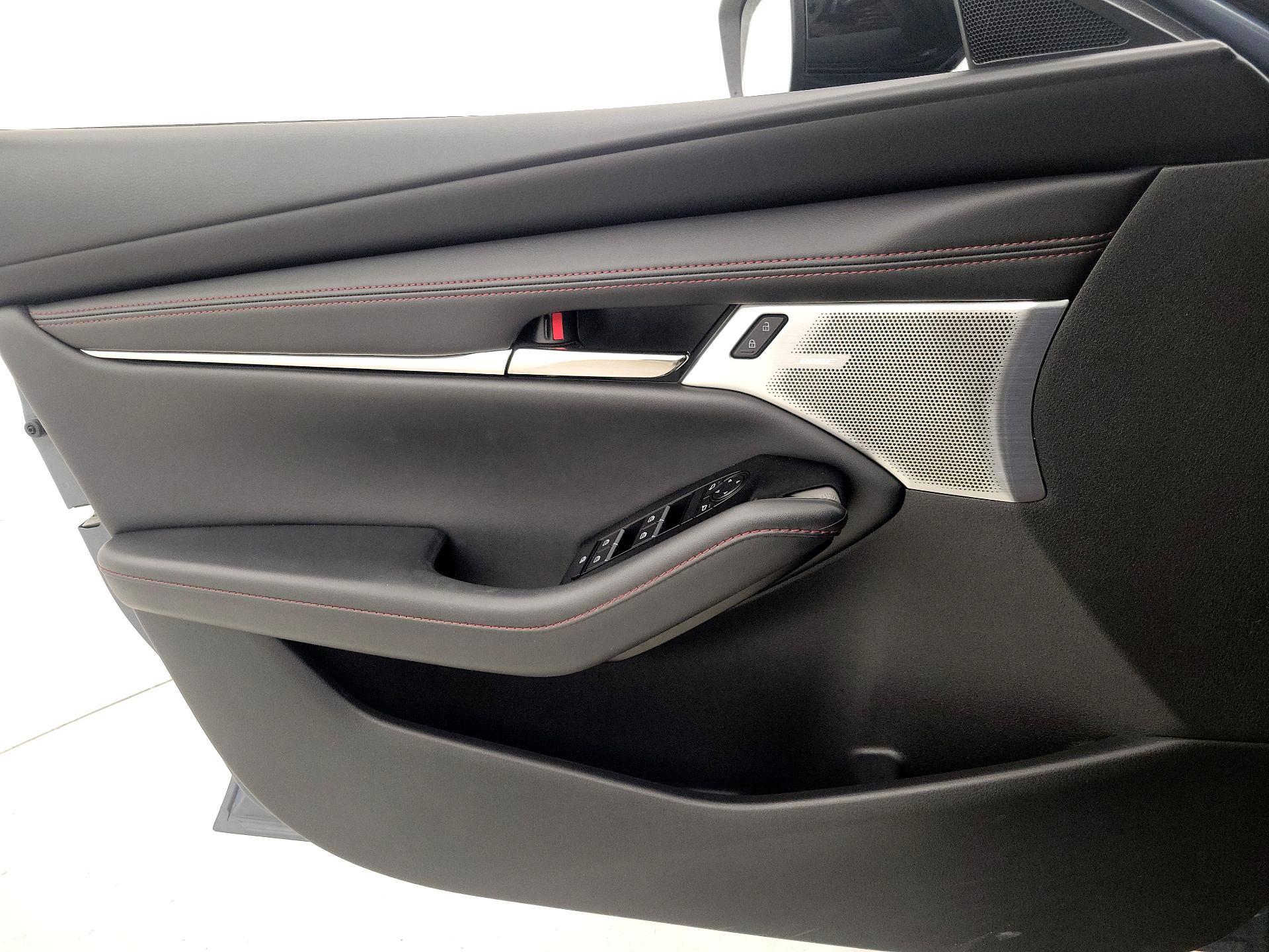 Thumbnail: 2022 Mazda Mazda3 - 12