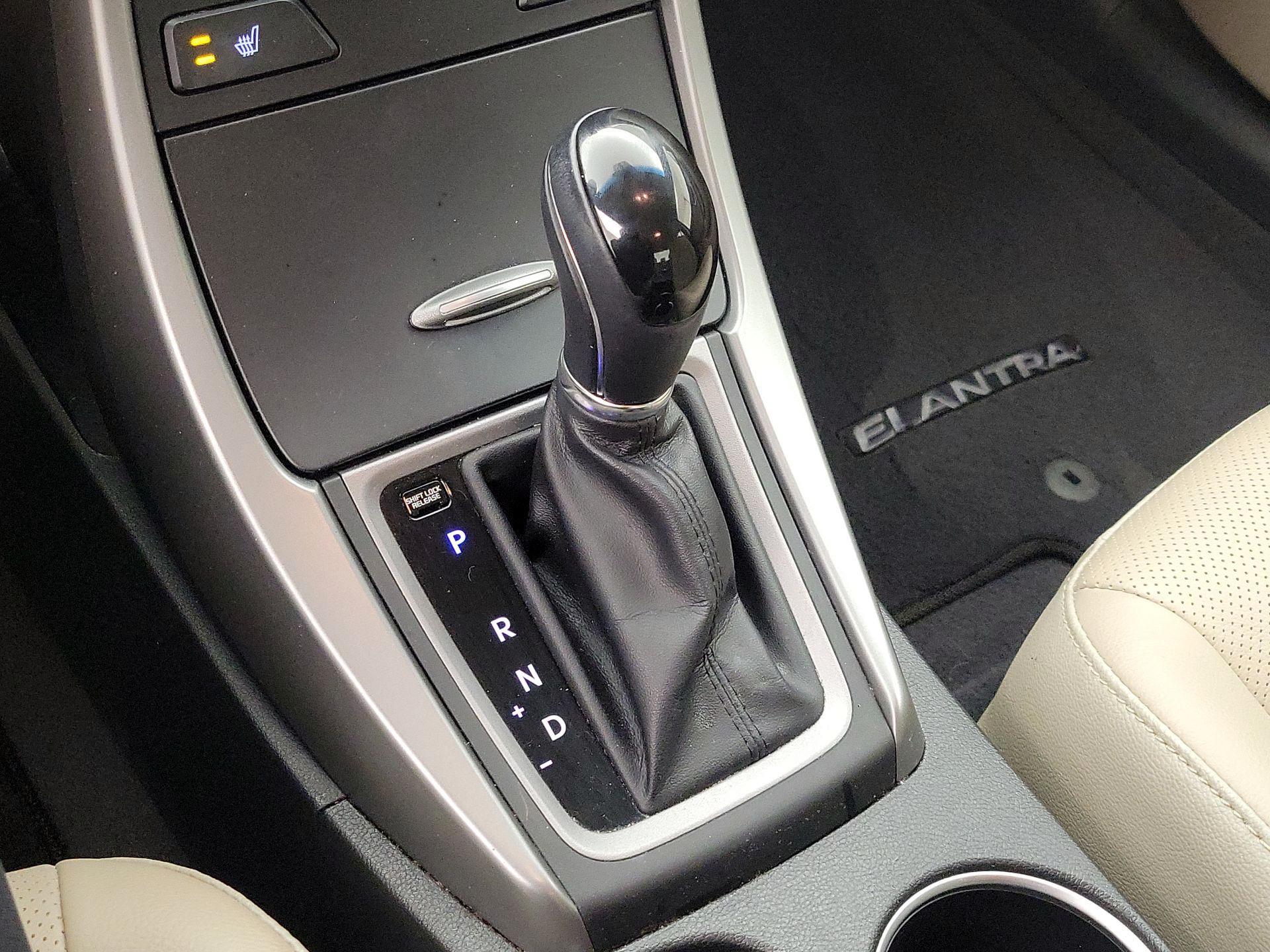 Thumbnail: 2015 Hyundai Elantra - 18