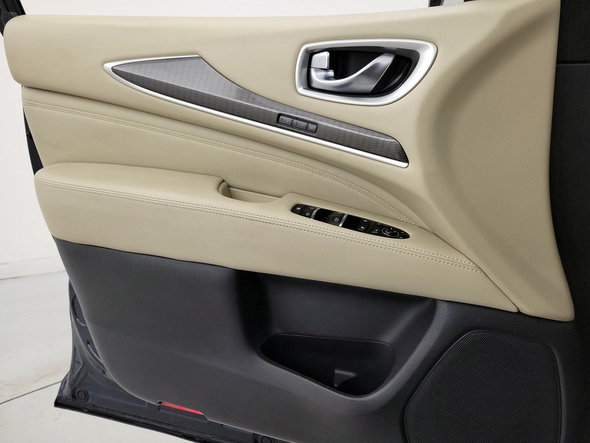 Thumbnail: 2018 INFINITI QX60 - 12