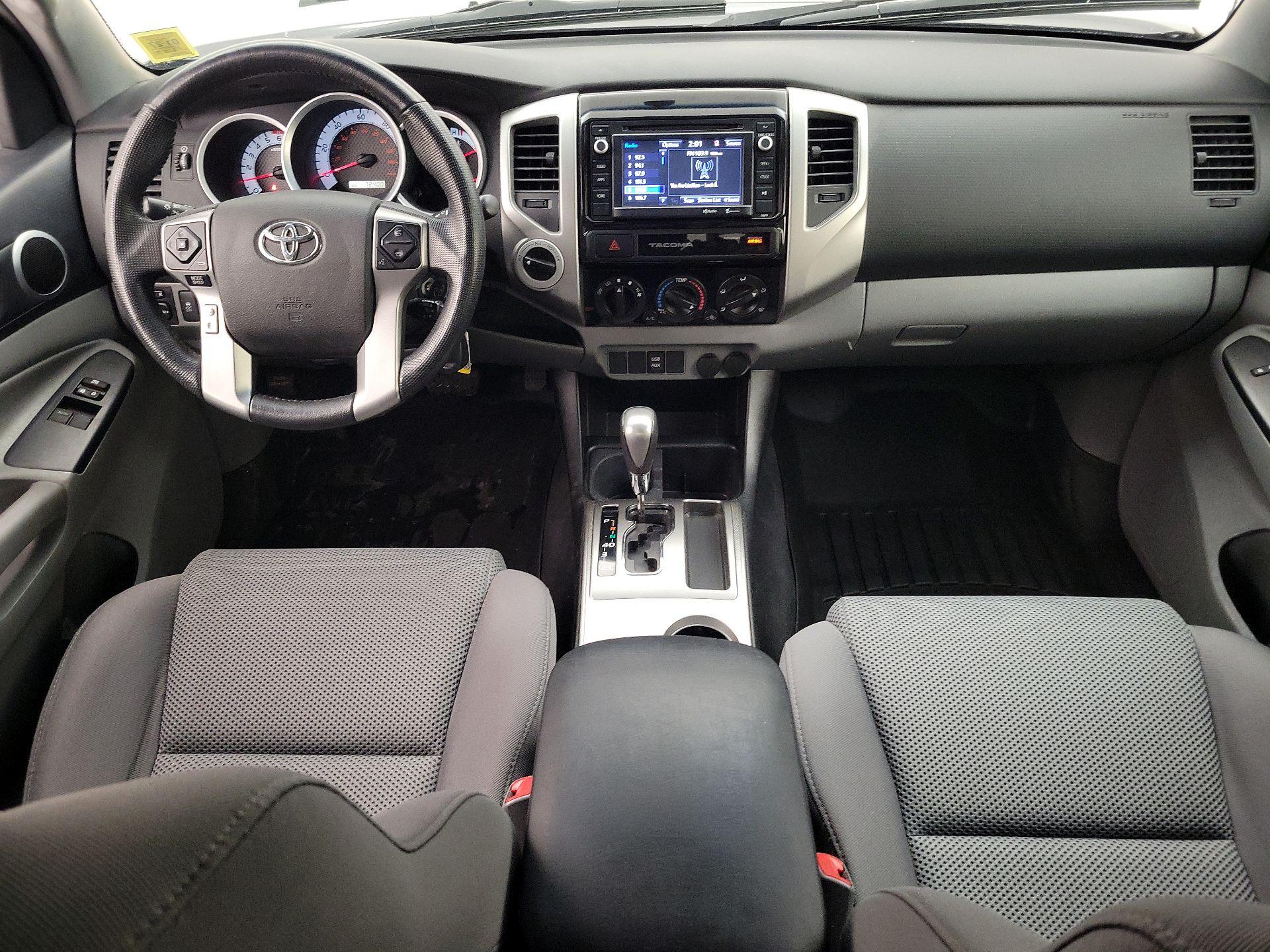 Thumbnail: 2015 Toyota Tacoma - 9