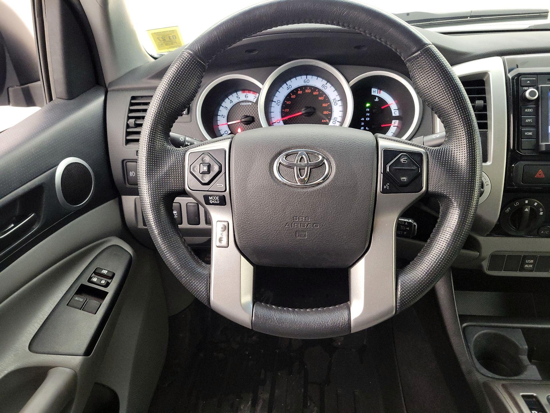 Thumbnail: 2015 Toyota Tacoma - 10