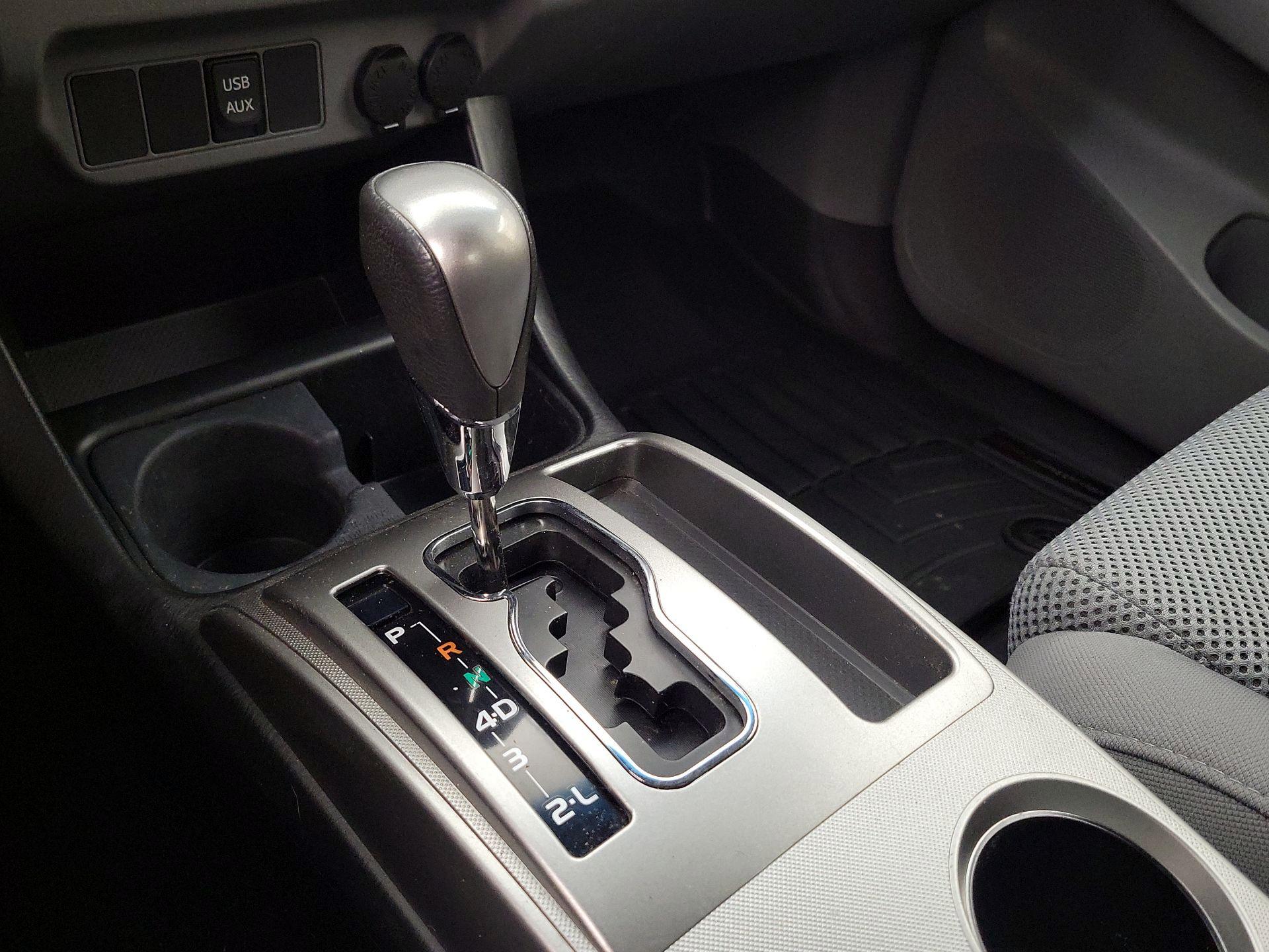 Thumbnail: 2015 Toyota Tacoma - 17