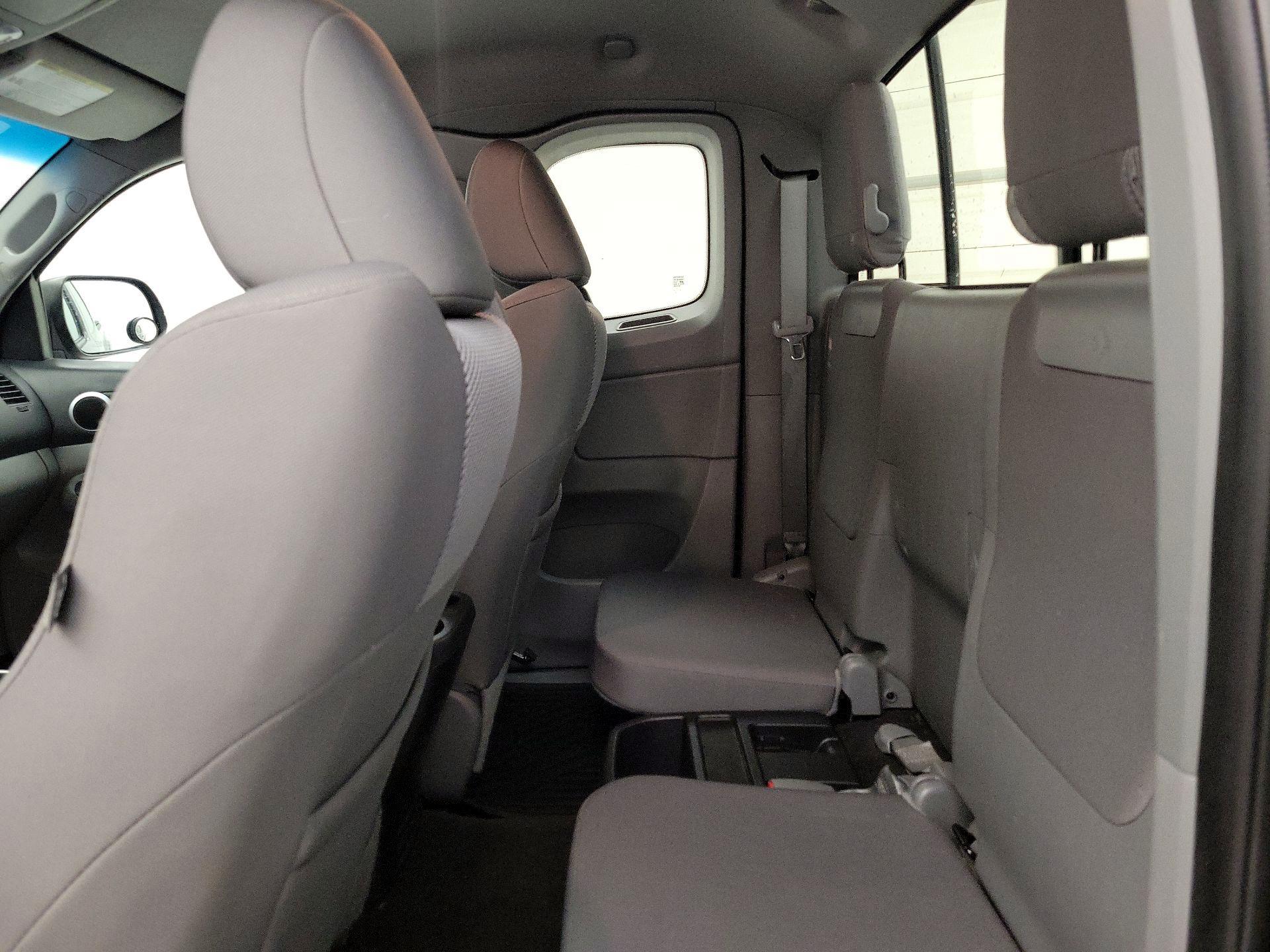 Thumbnail: 2015 Toyota Tacoma - 19