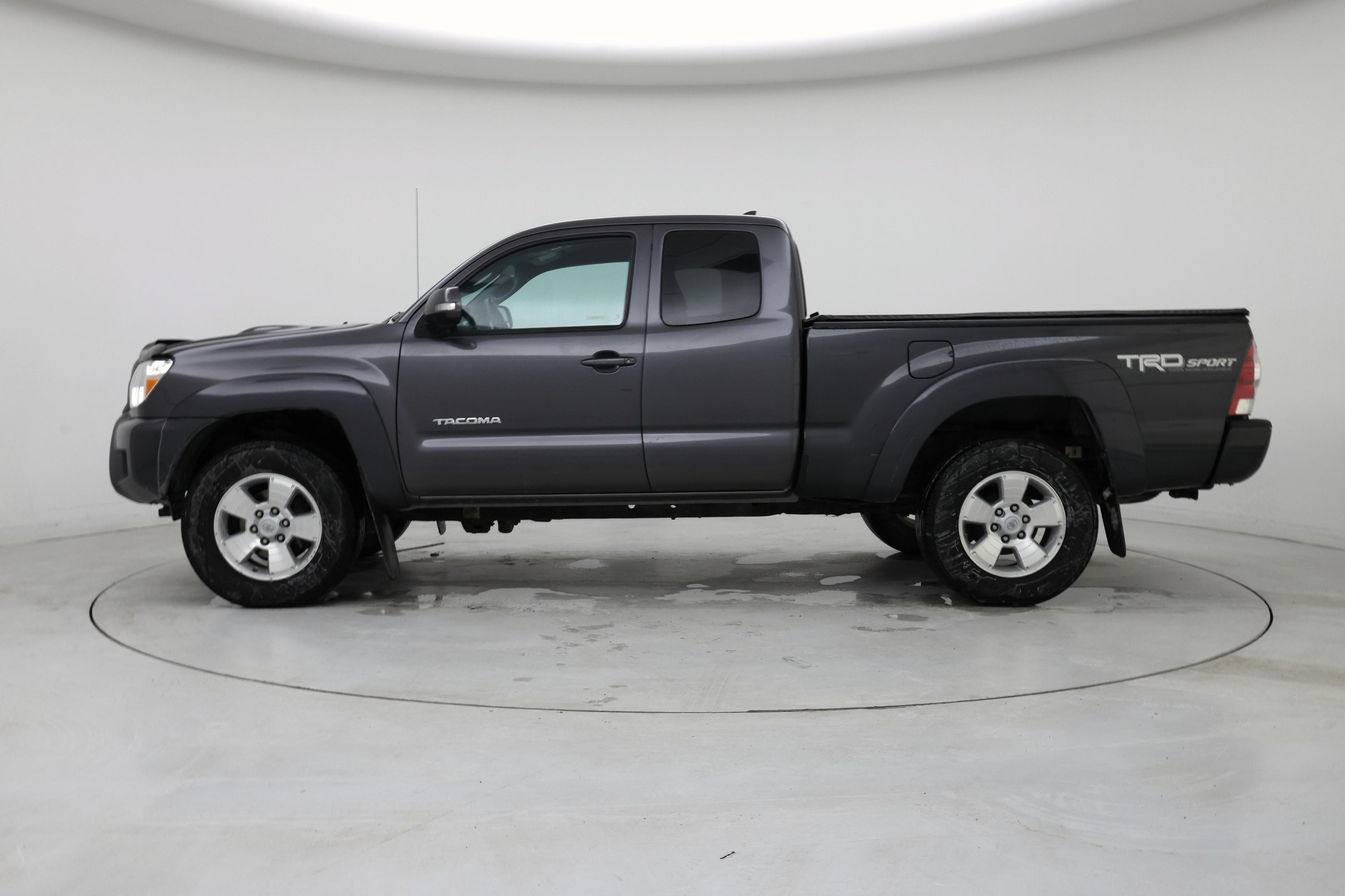 Thumbnail: 2015 Toyota Tacoma - 3