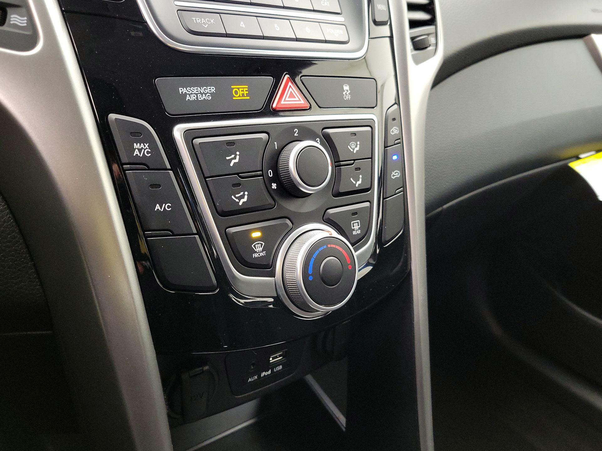 Thumbnail: 2017 Hyundai Elantra - 15