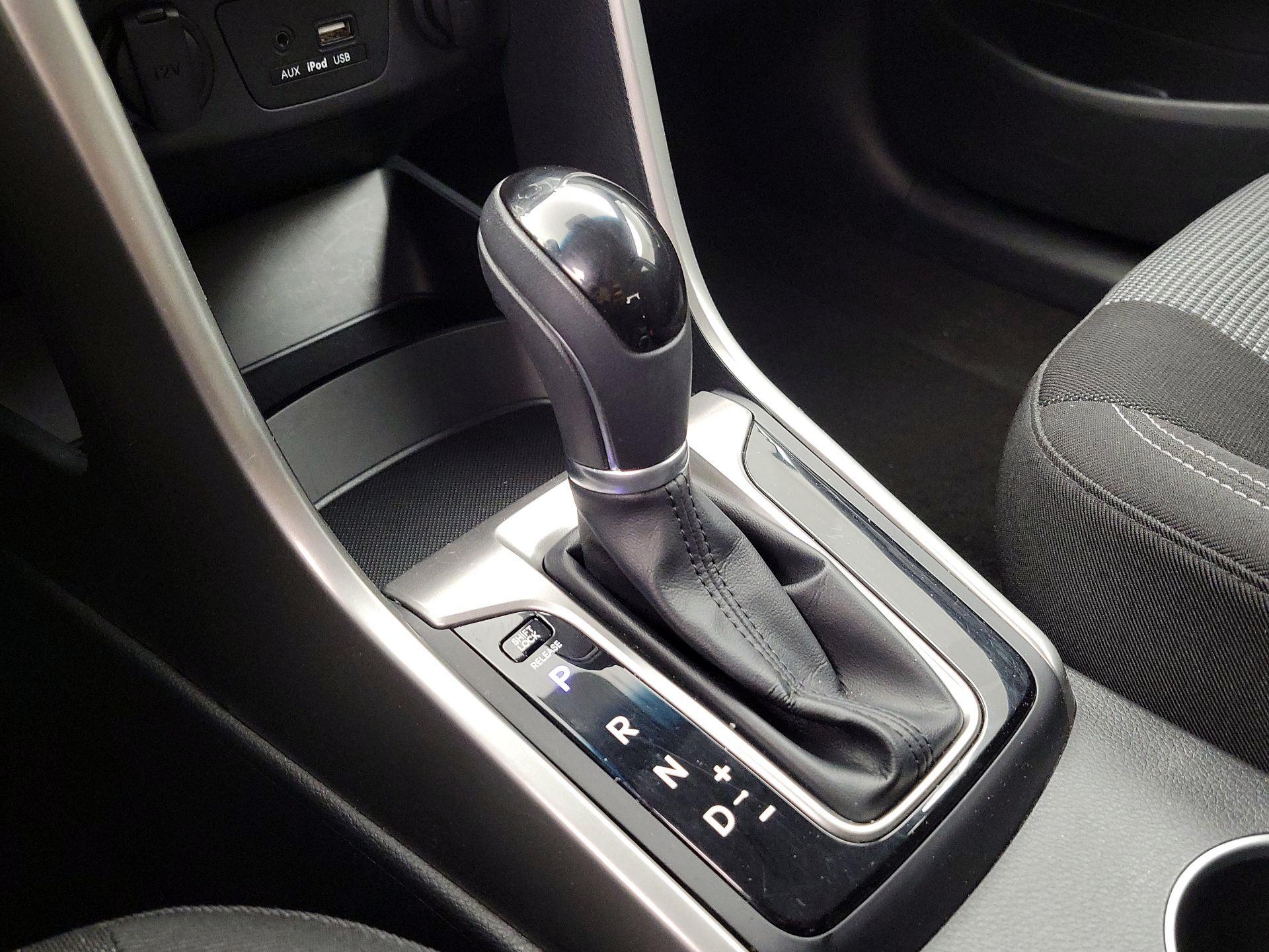 Thumbnail: 2017 Hyundai Elantra - 16