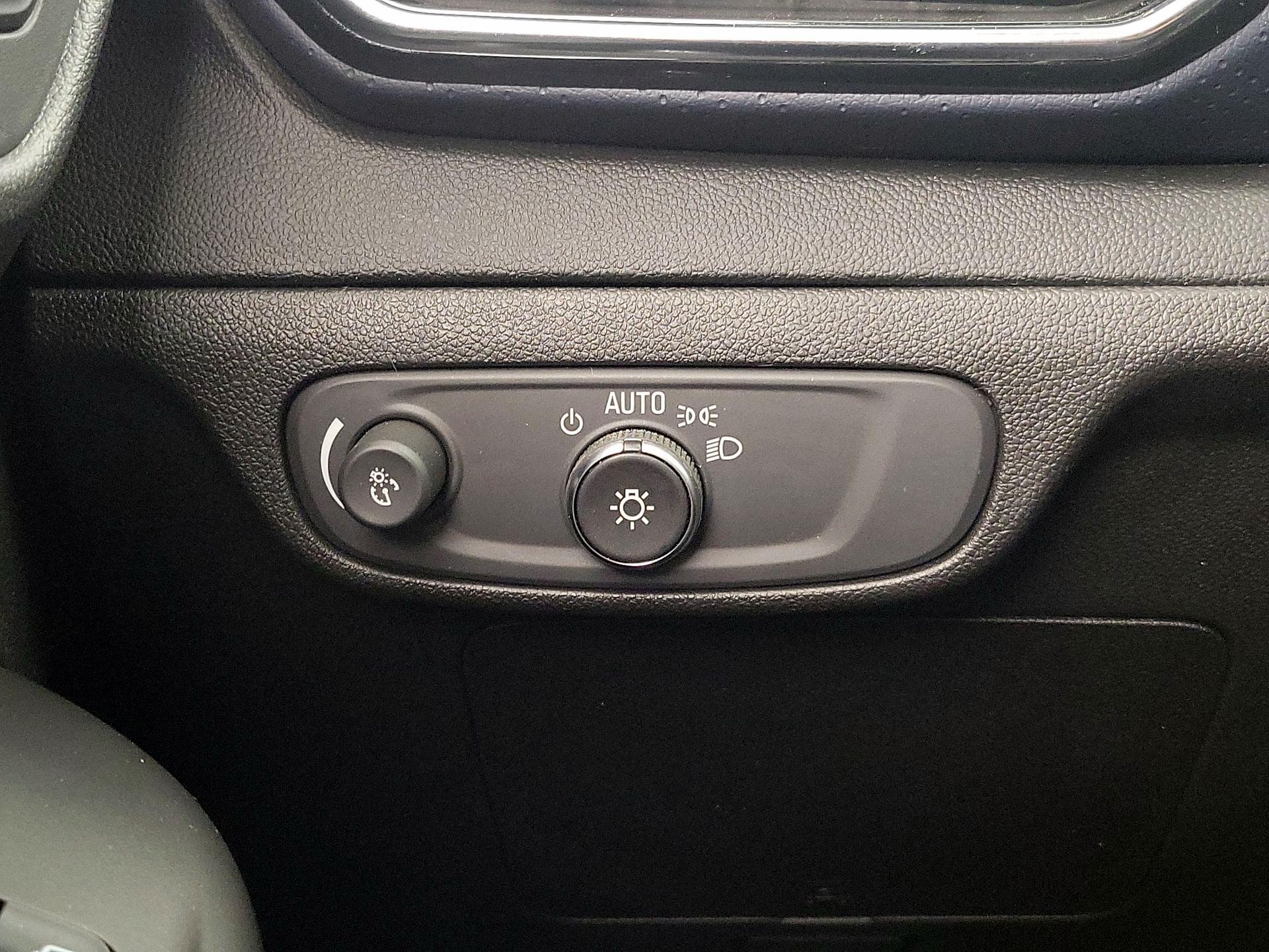 Thumbnail: 2023 Chevrolet Bolt EUV - 13