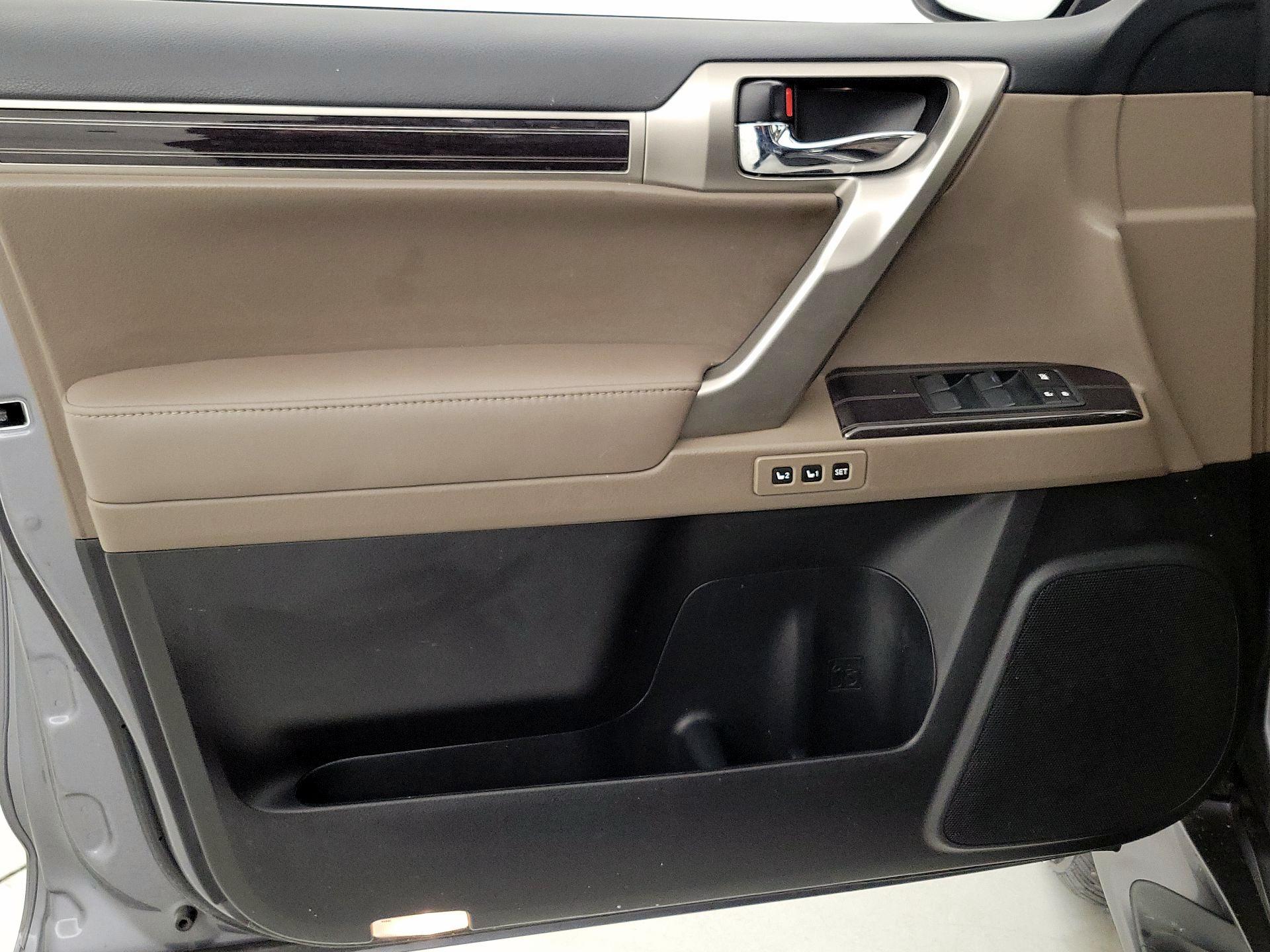 Thumbnail: 2021 Lexus GX - 12