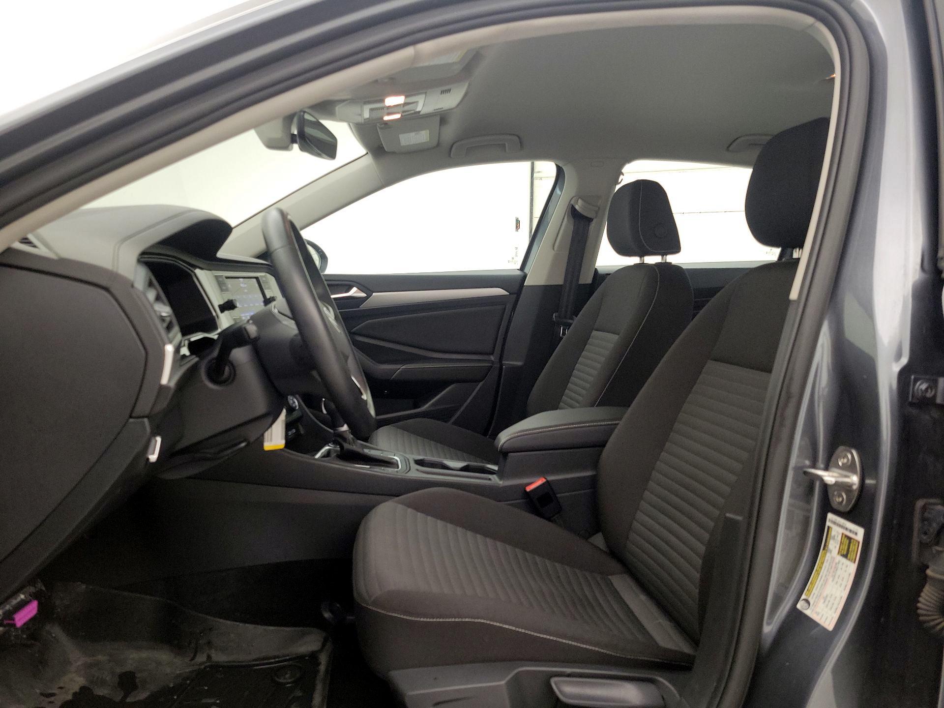 Thumbnail: 2024 Volkswagen Jetta - 11