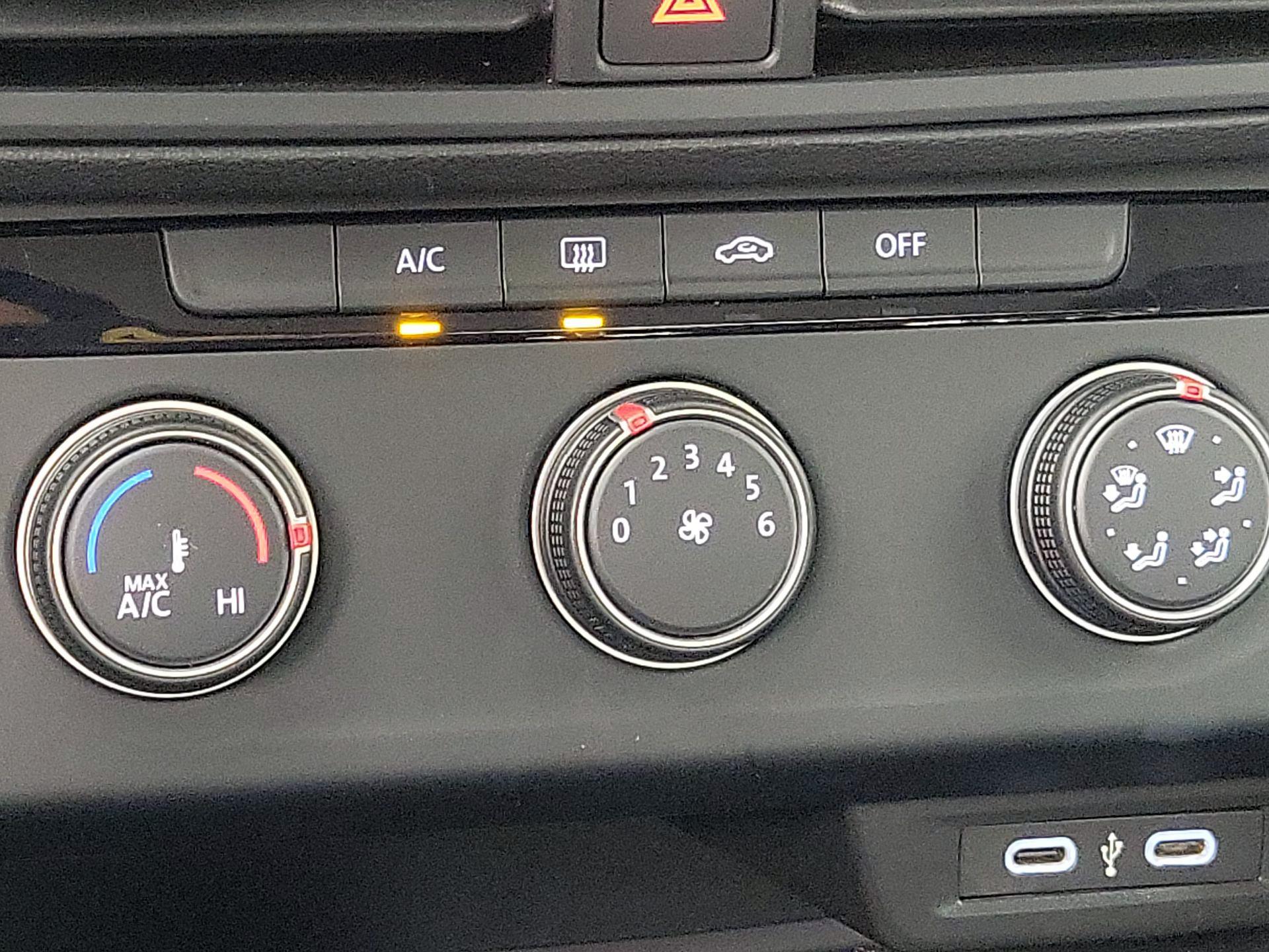 Thumbnail: 2024 Volkswagen Jetta - 16