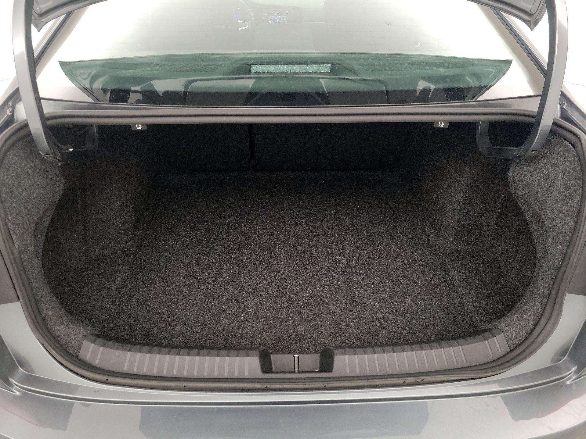 Thumbnail: 2024 Volkswagen Jetta - 20