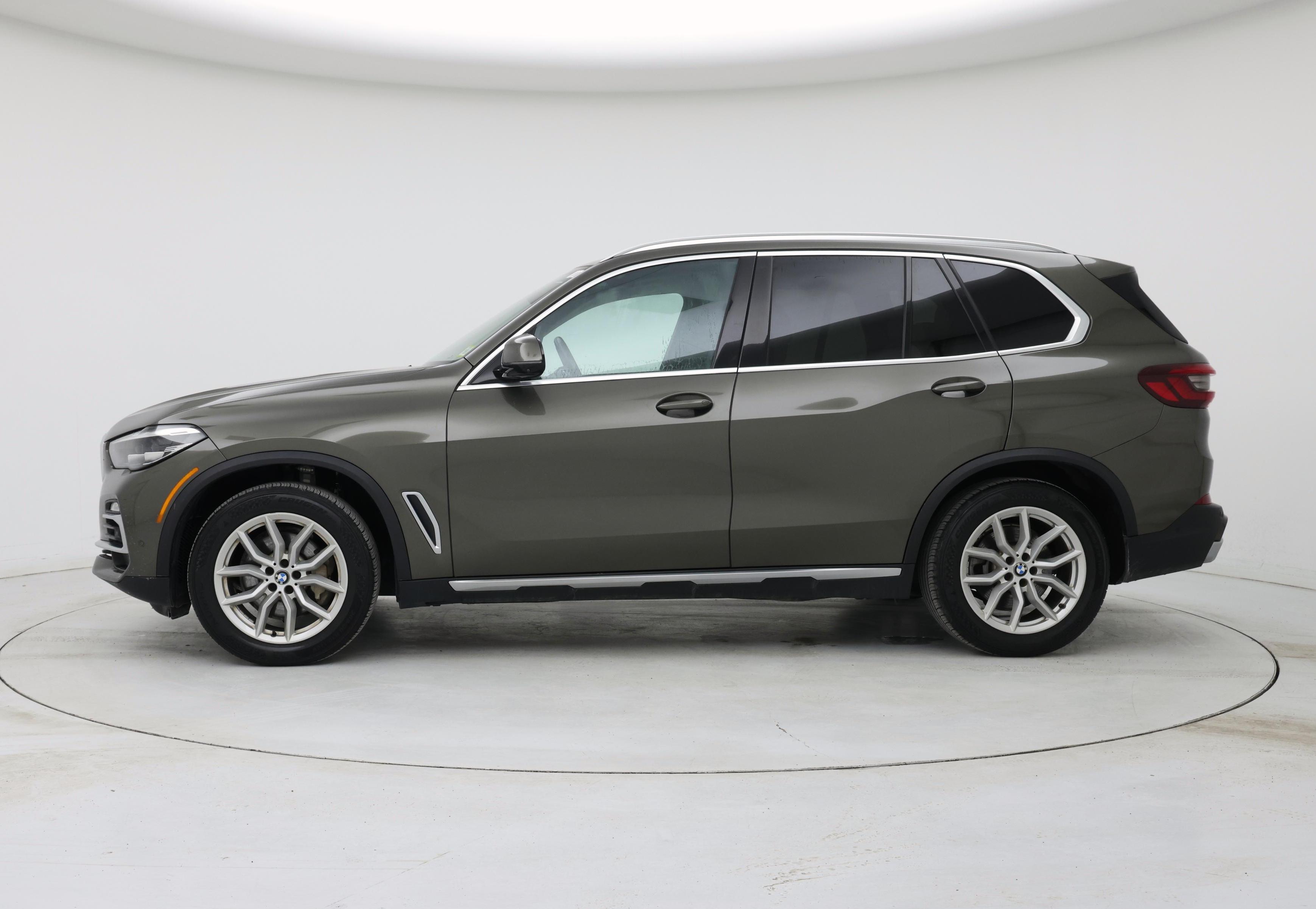 Thumbnail: 2021 BMW X5 - 3