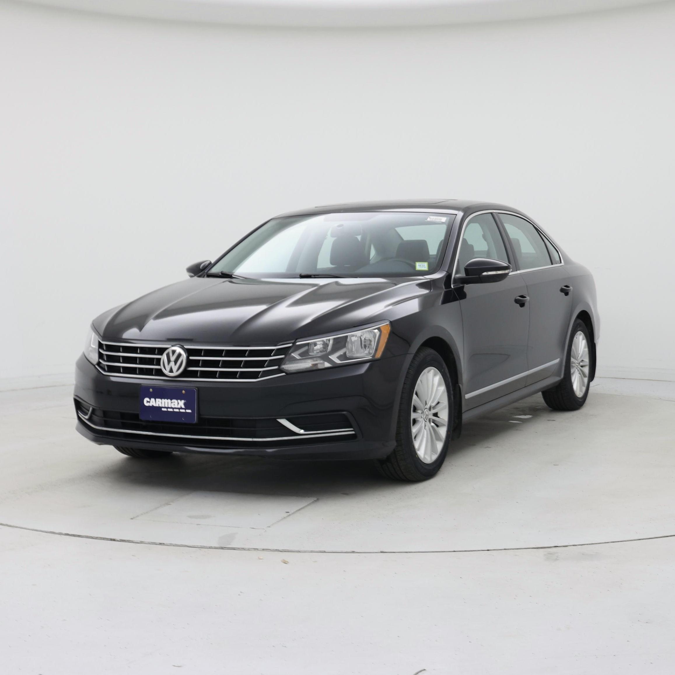 Thumbnail: 2017 Volkswagen Passat - 4