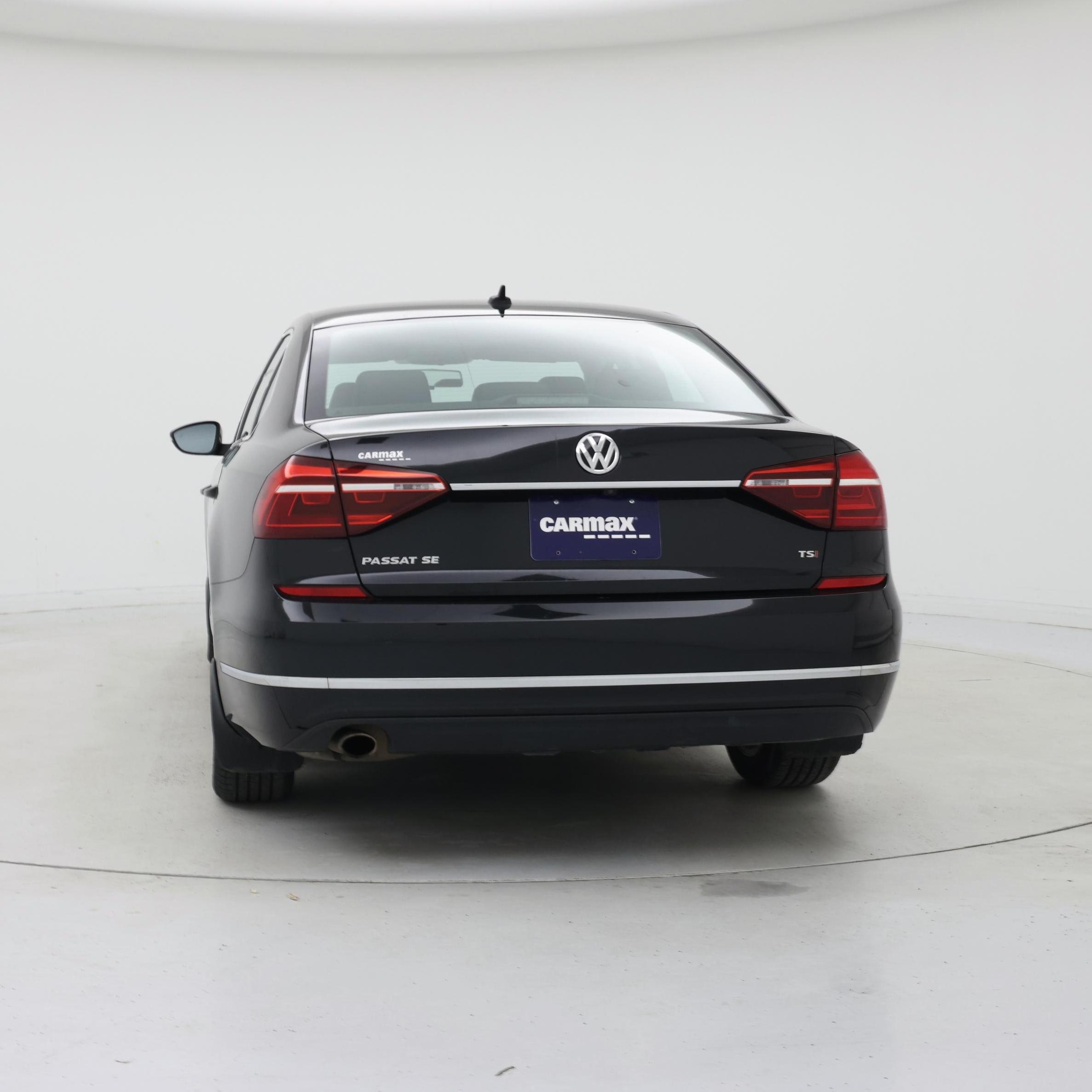 Thumbnail: 2017 Volkswagen Passat - 6