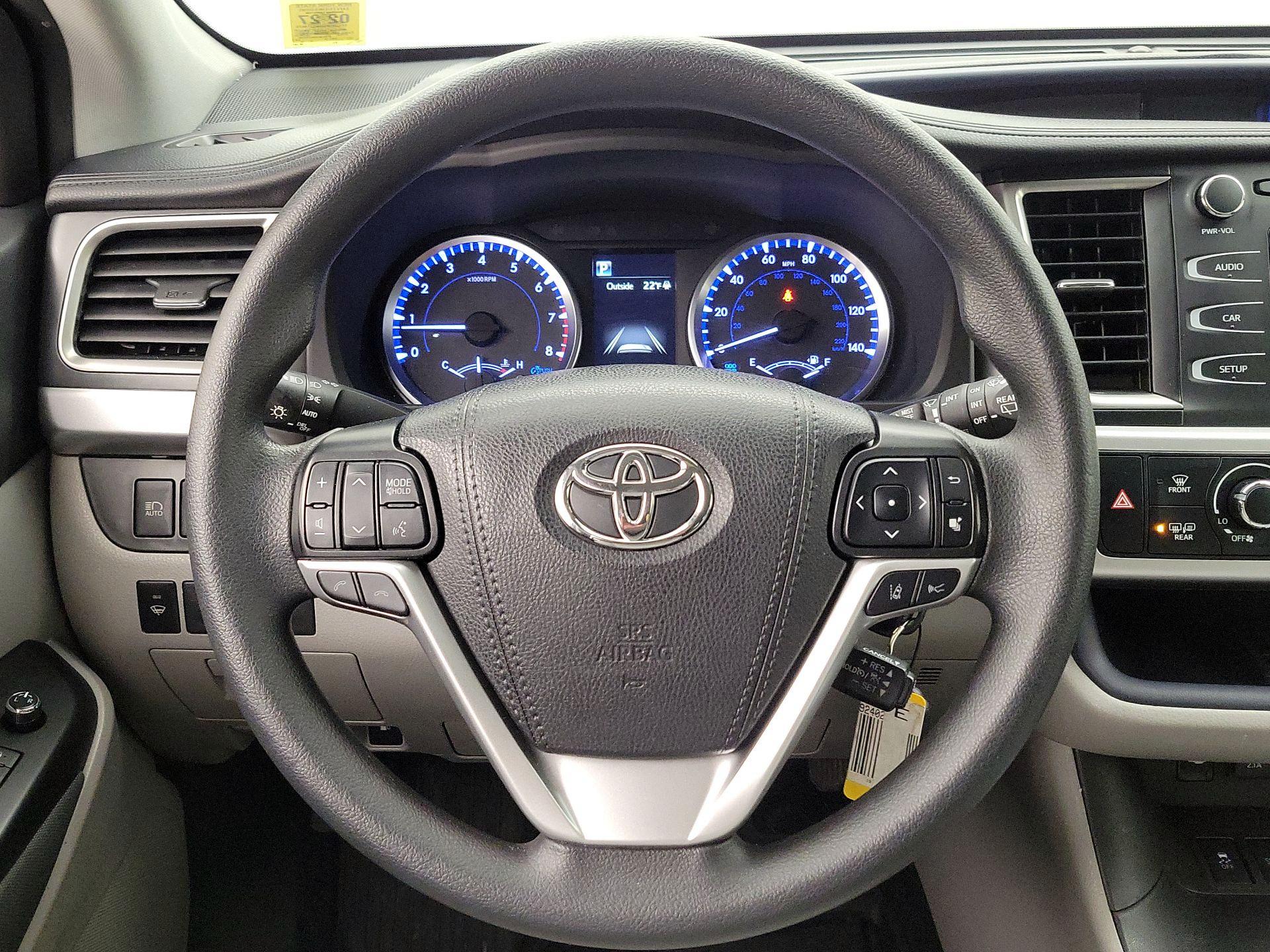 Thumbnail: 2019 Toyota Highlander - 10