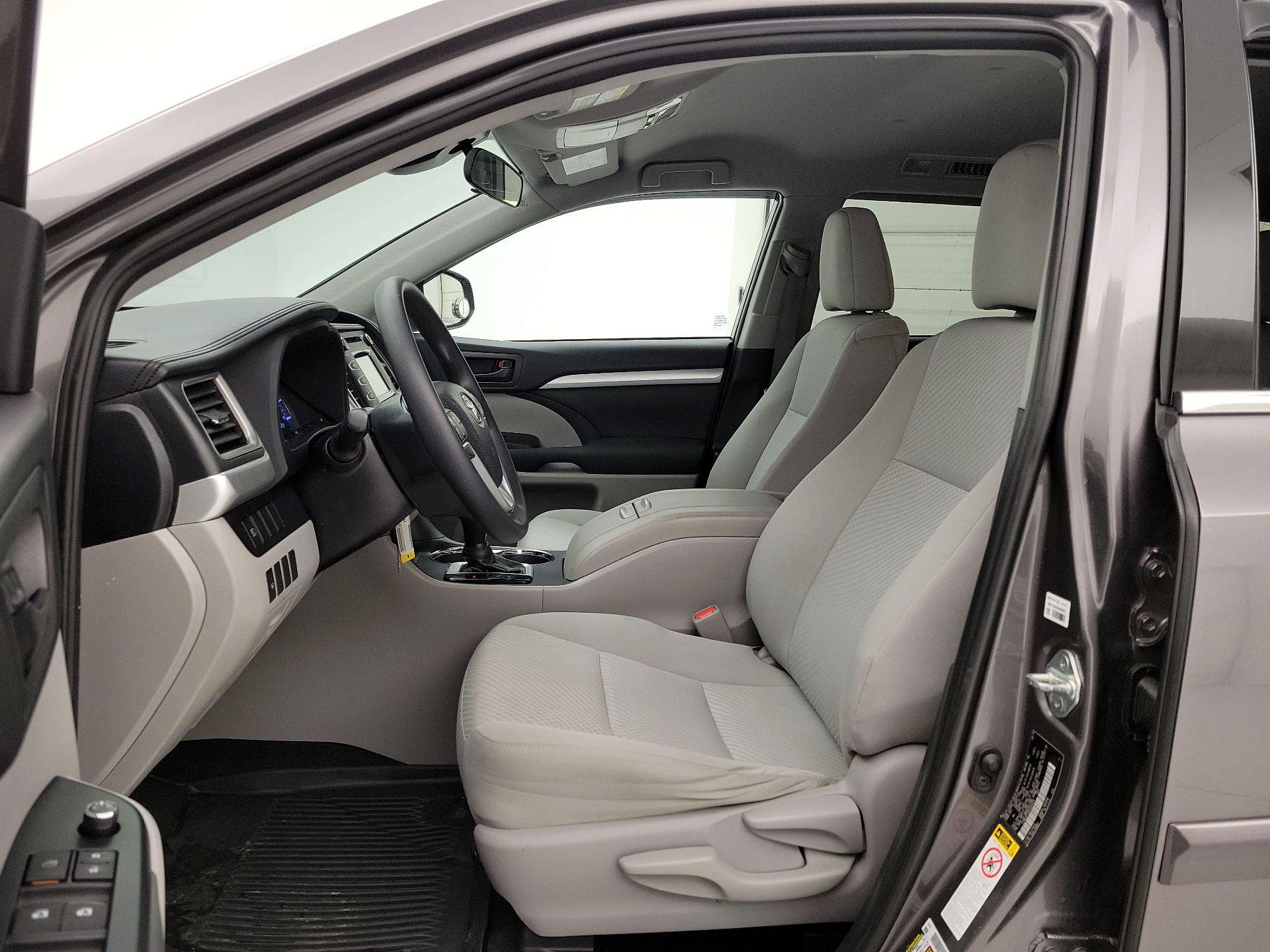 Thumbnail: 2019 Toyota Highlander - 11