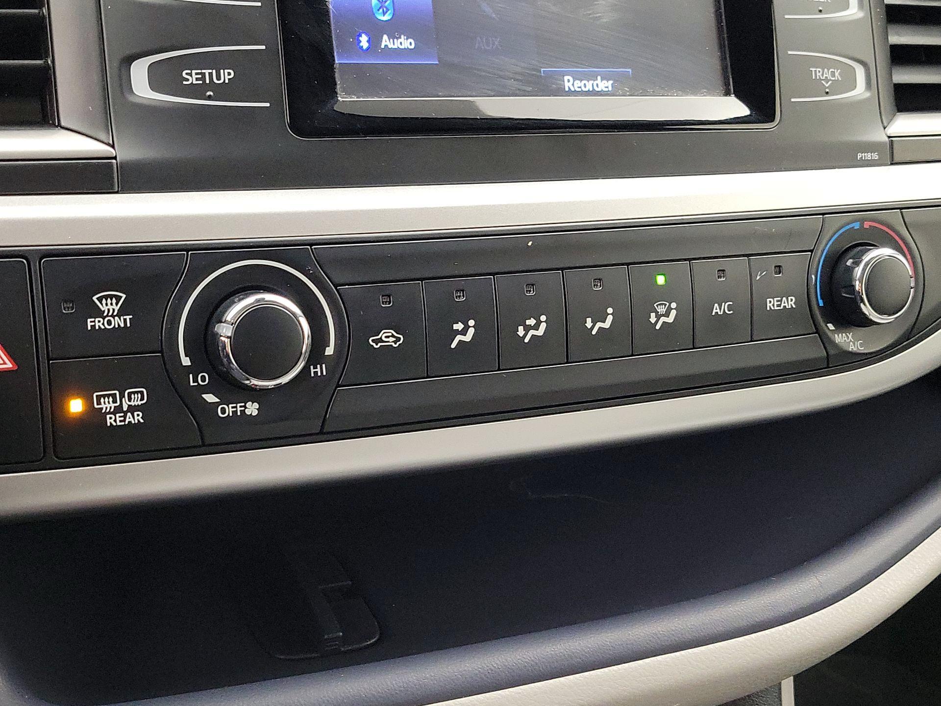 Thumbnail: 2019 Toyota Highlander - 16