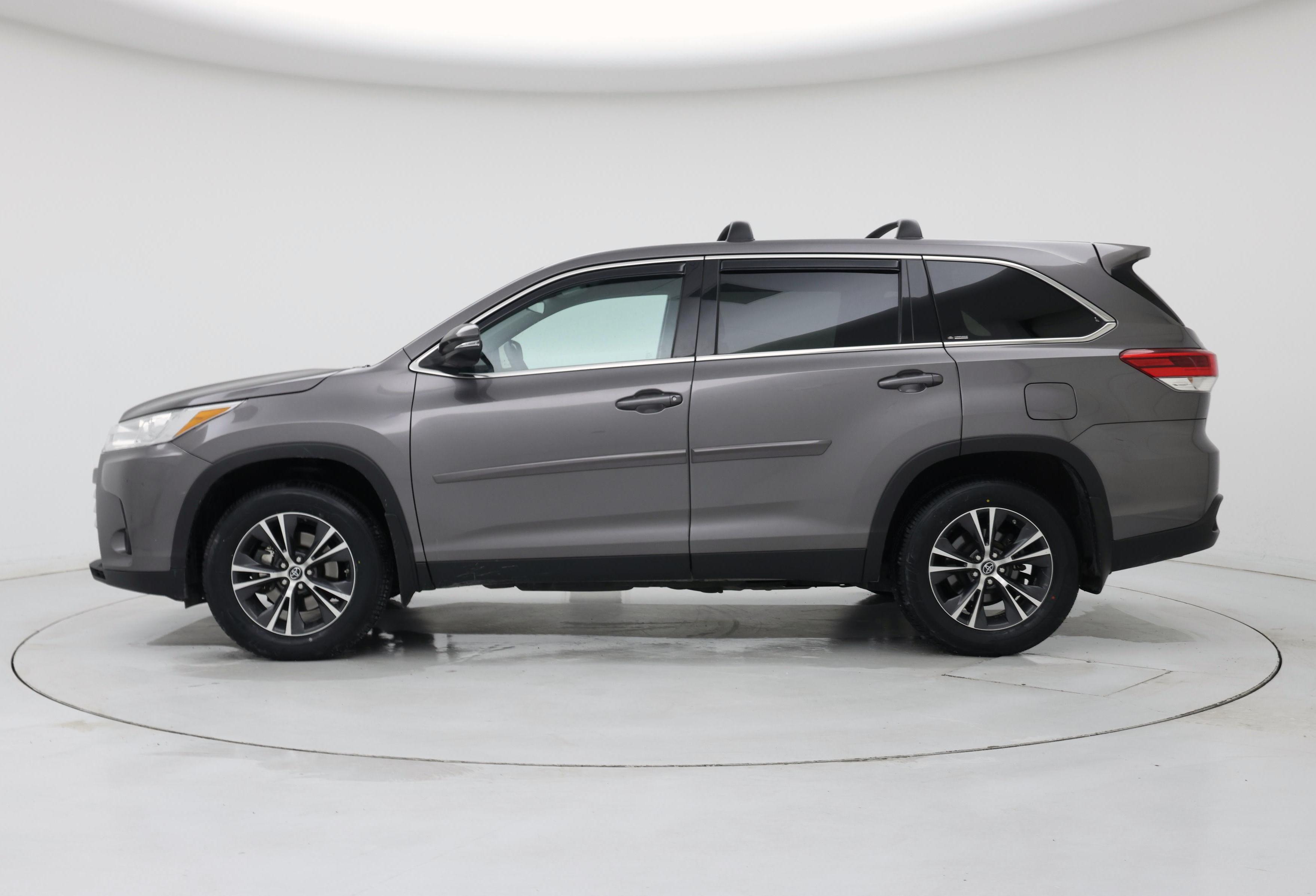 Thumbnail: 2019 Toyota Highlander - 3