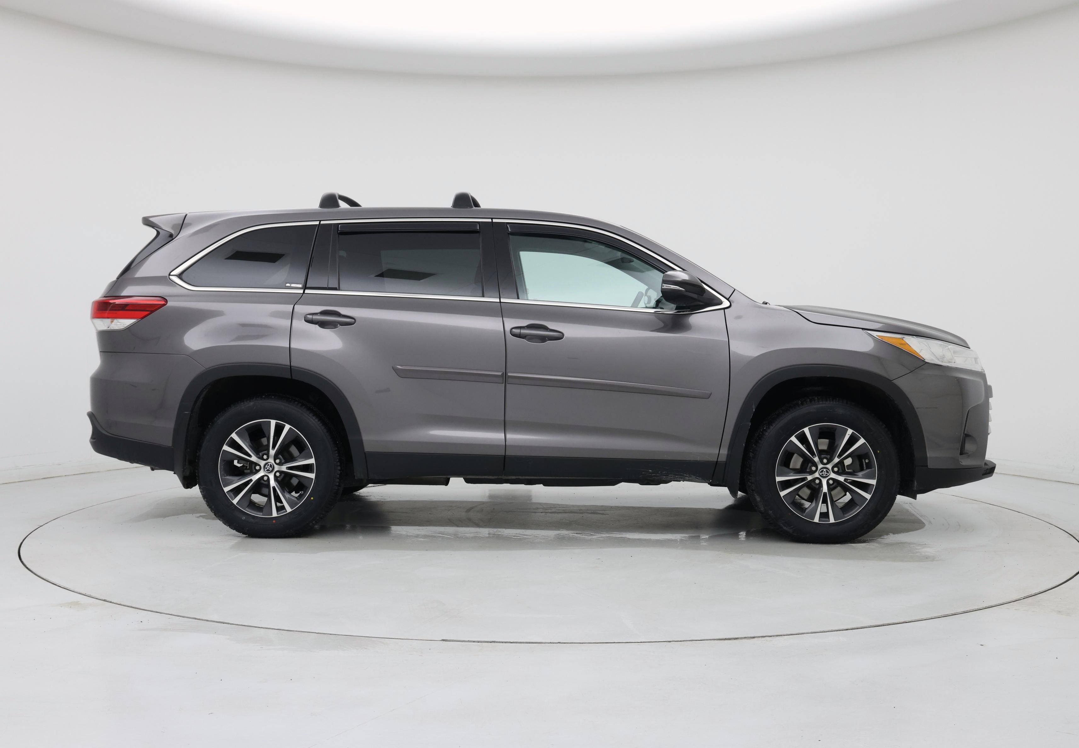 Thumbnail: 2019 Toyota Highlander - 7
